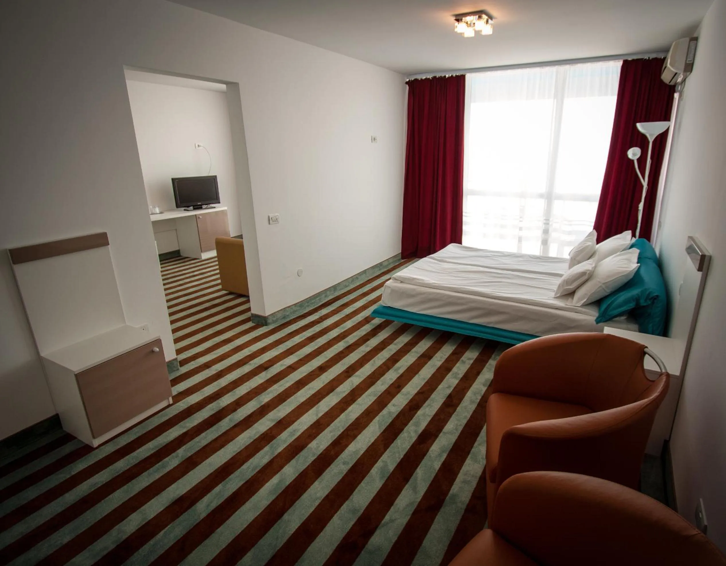 Photo of the whole room, Bed in Hotel Opal