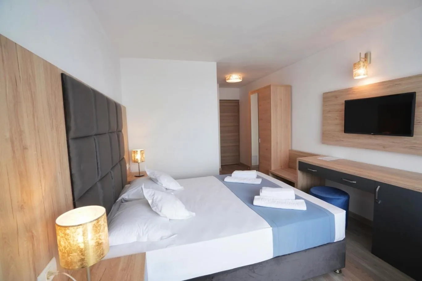 Photo of the whole room, Bed in Hotel Opal