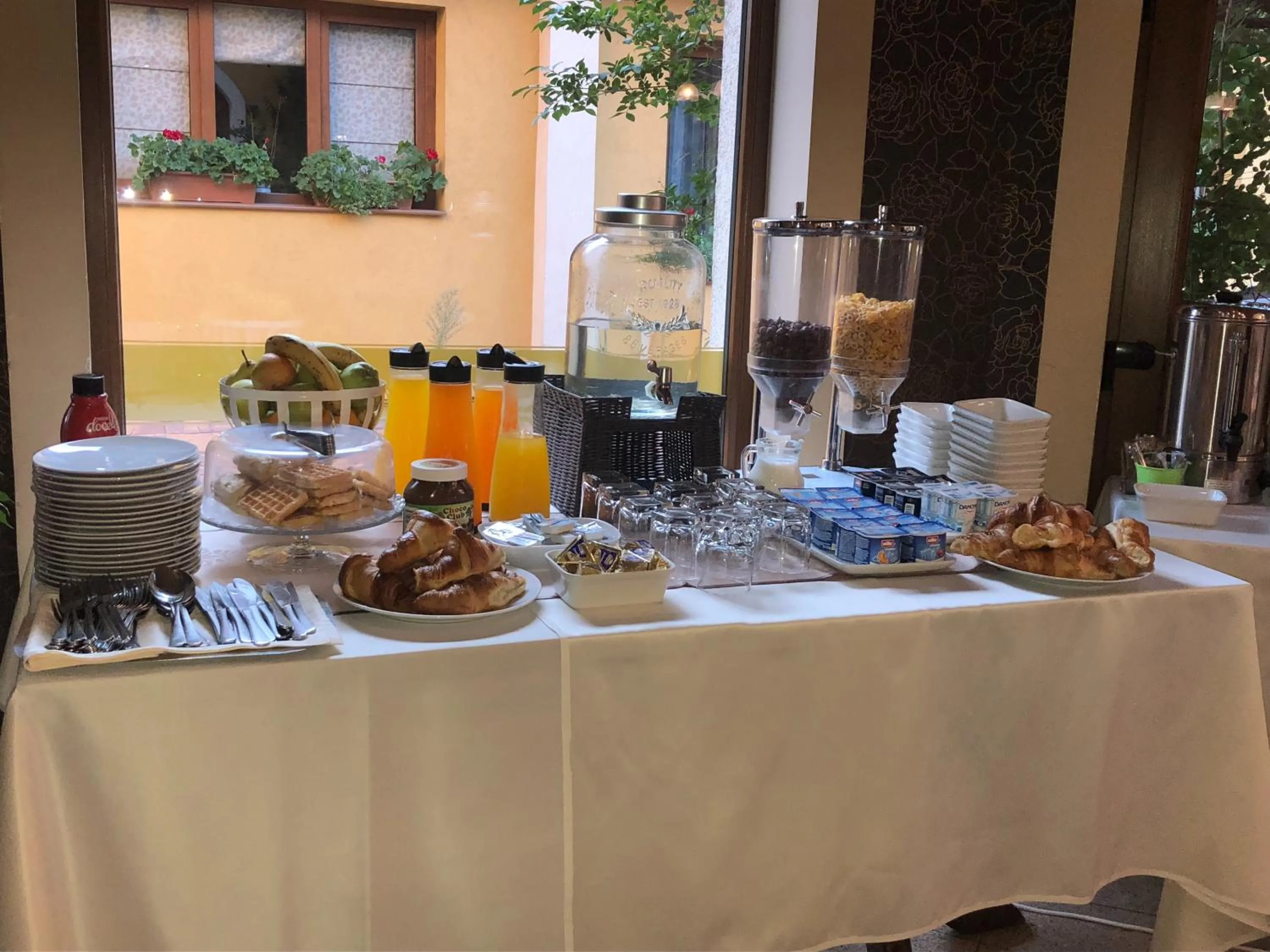 Breakfast in Pension La Fontana