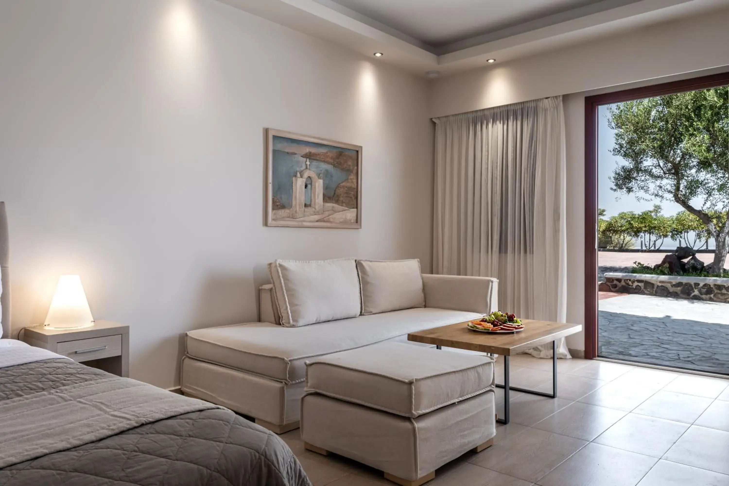 Patio, Bed in Splendour Hotel and Suites Patio, Bed in Splendour Hotel and Suites