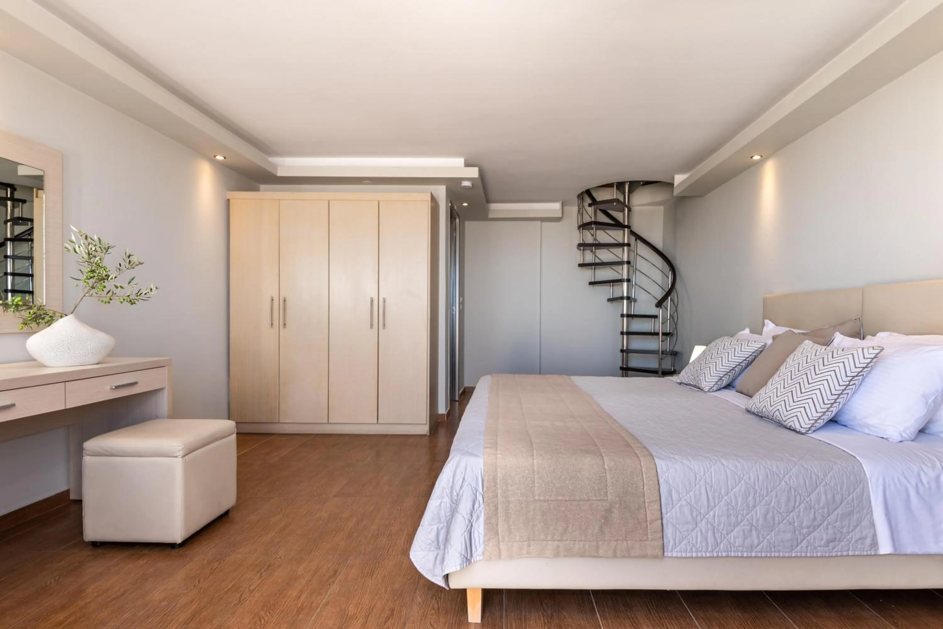 Photo of the whole room, Bed in Splendour Hotel and Suites