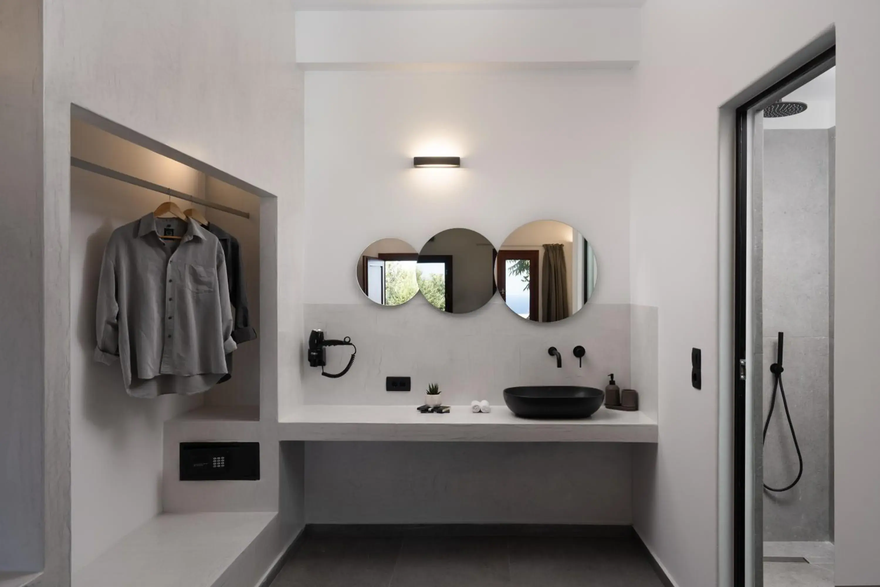 Executive Honeymoon Suite With Private Pool in Splendour Hotel and Suites Executive Honeymoon Suite With Private Pool in Splendour Hotel and Suites