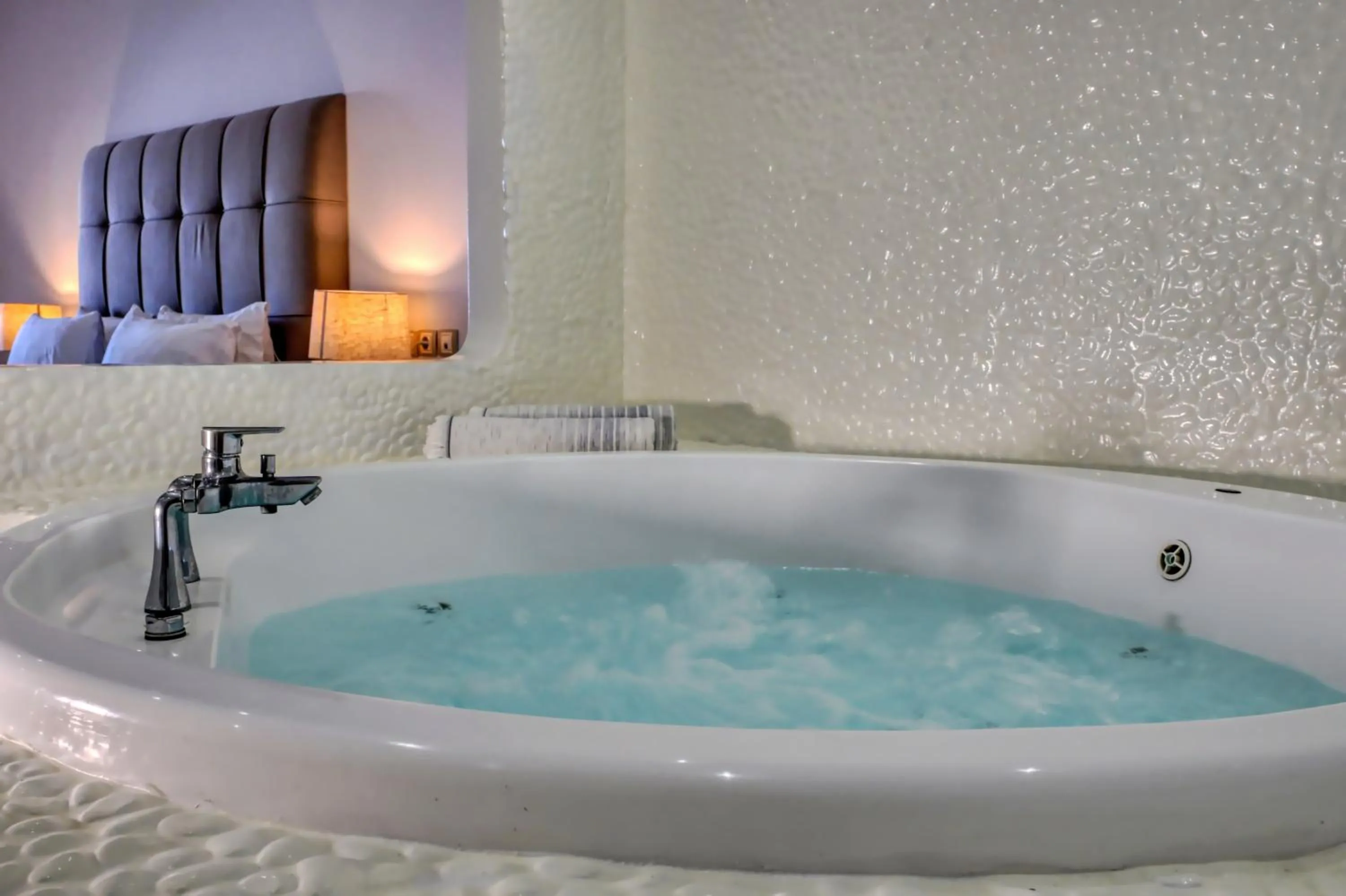 Splendour Hotel and Suites