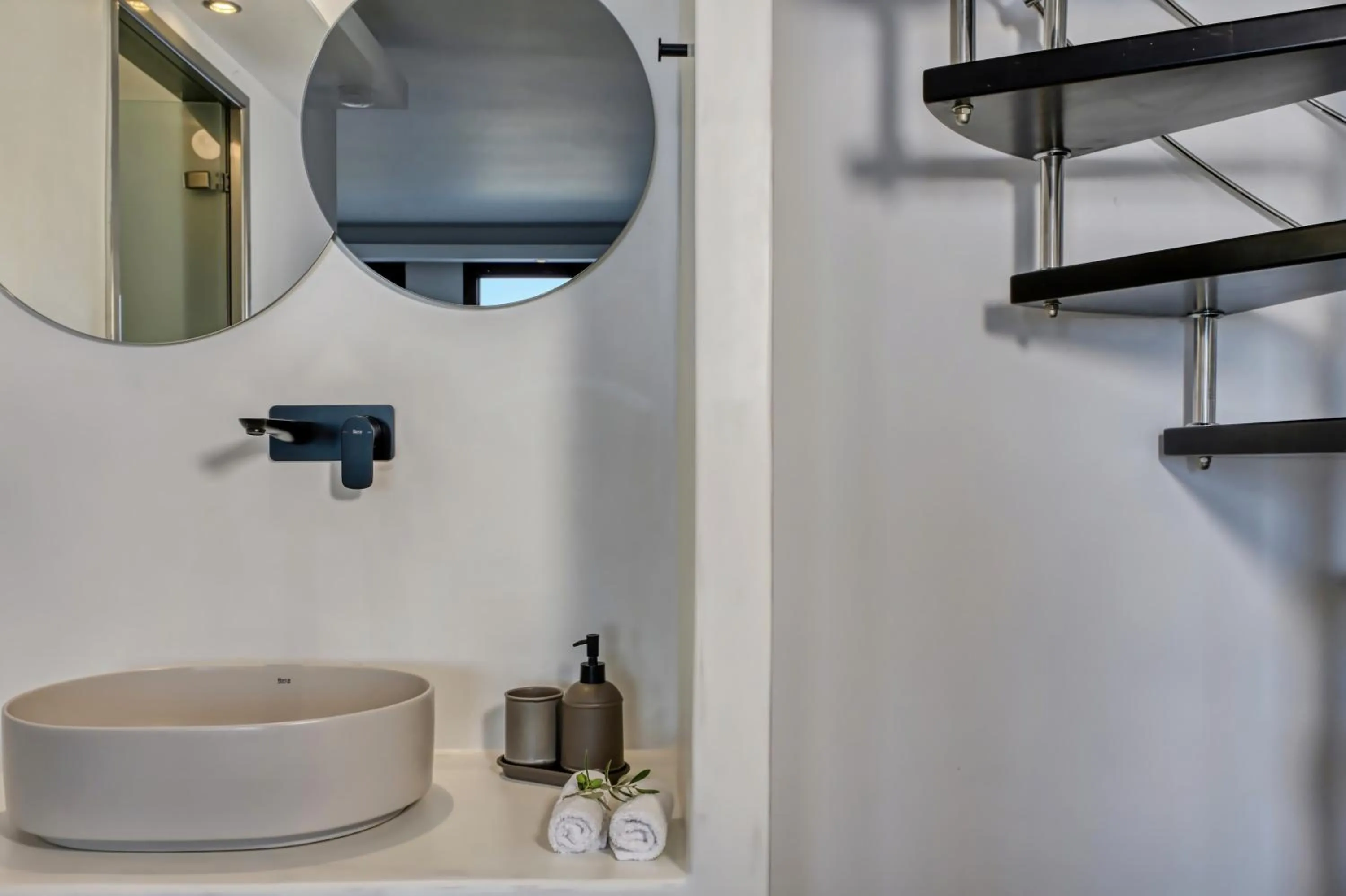 Splendour Hotel and Suites