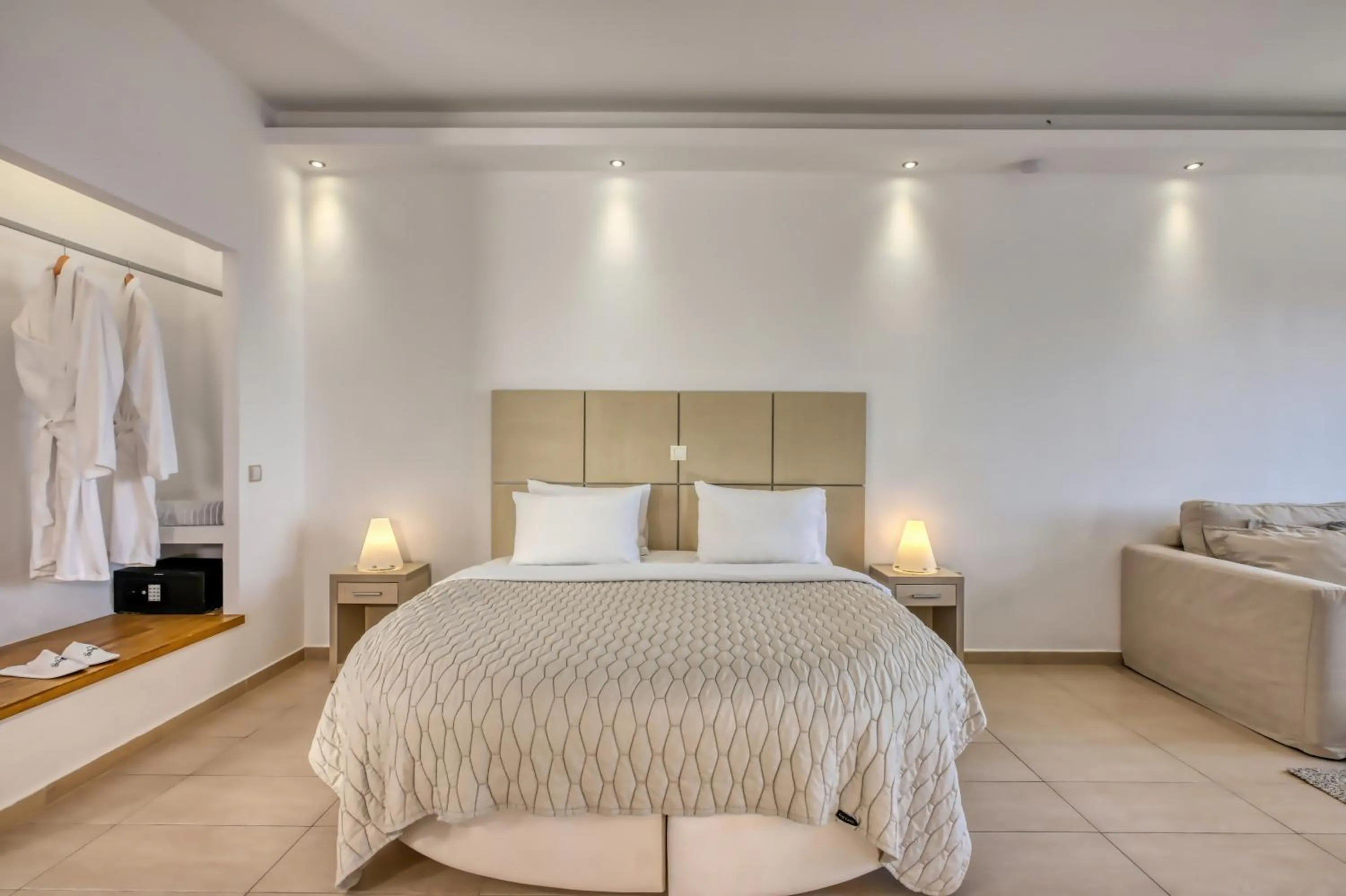 Bed in Splendour Hotel and Suites