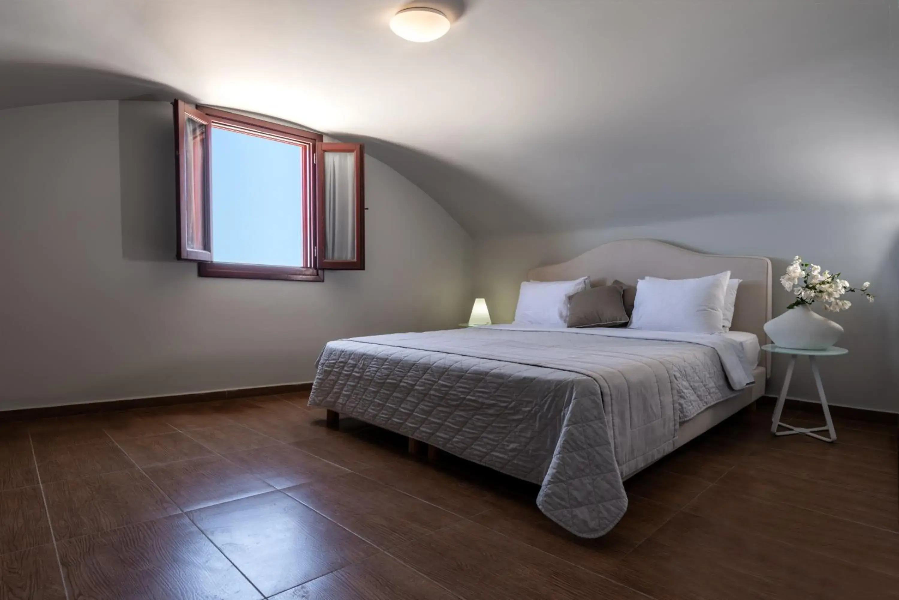 Photo of the whole room, Bed in Splendour Hotel and Suites Photo of the whole room, Bed in Splendour Hotel and Suites