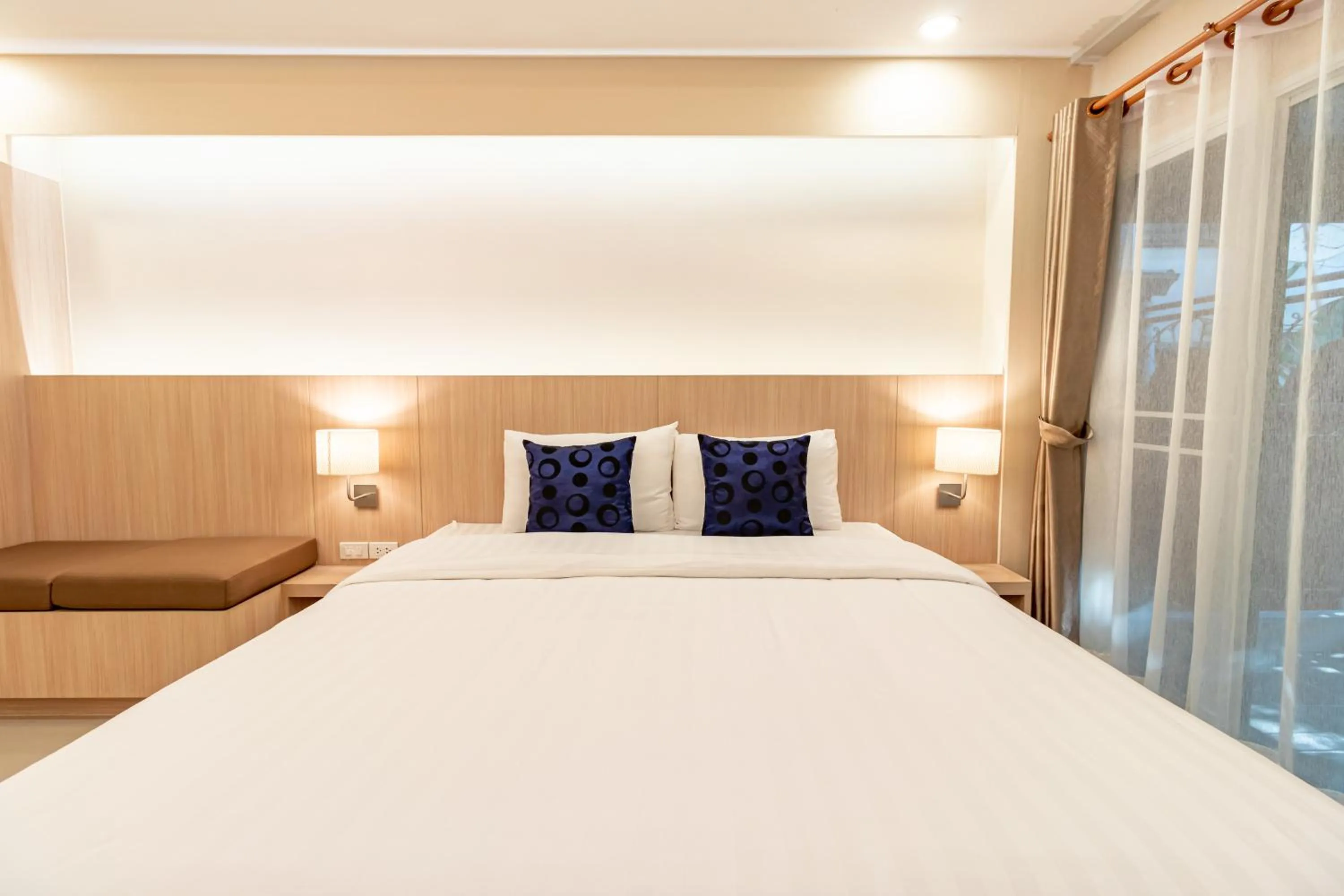 Bedroom, Bed in Tree Place