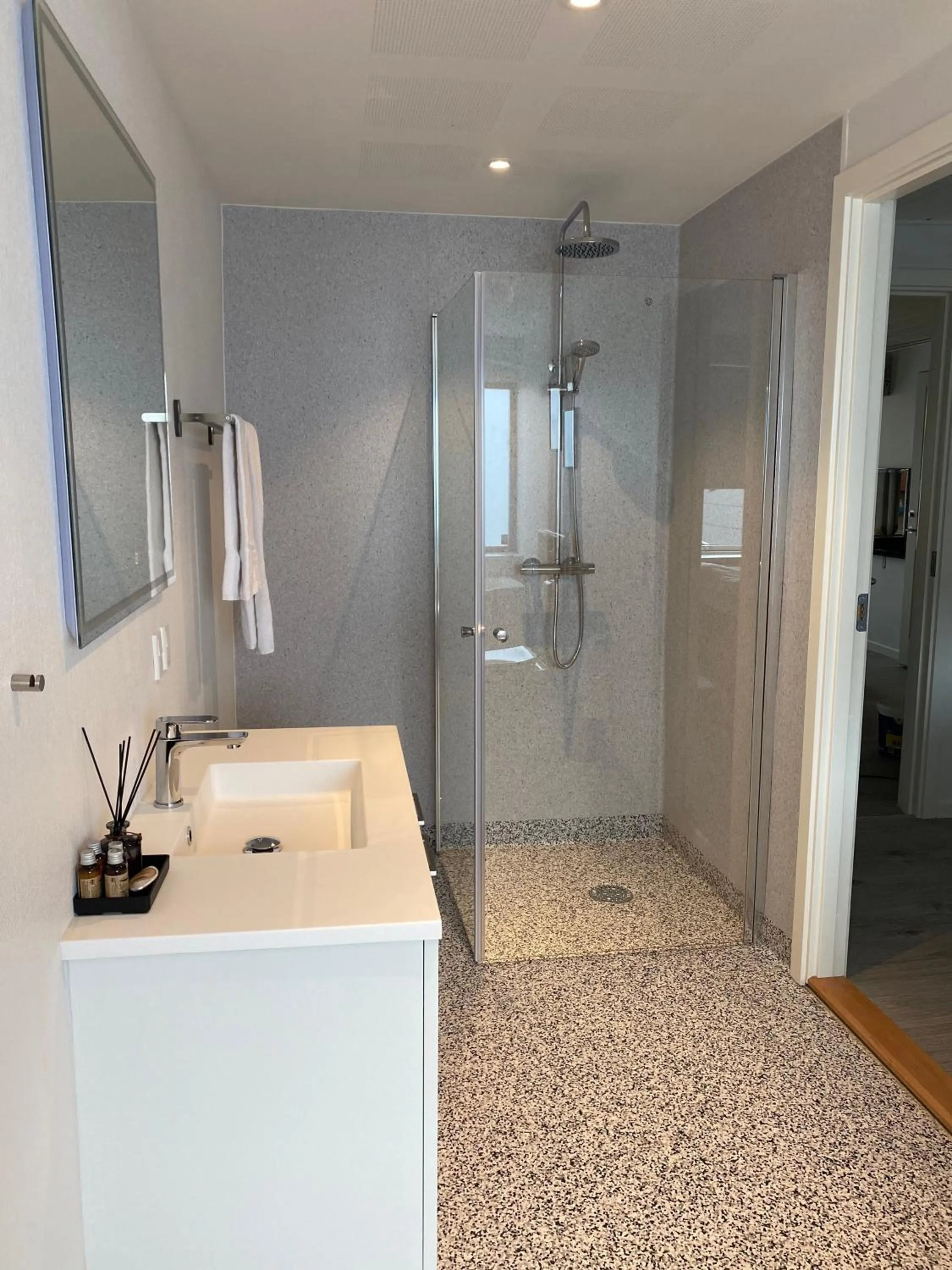 Bathroom in Hotel Røde-Kro