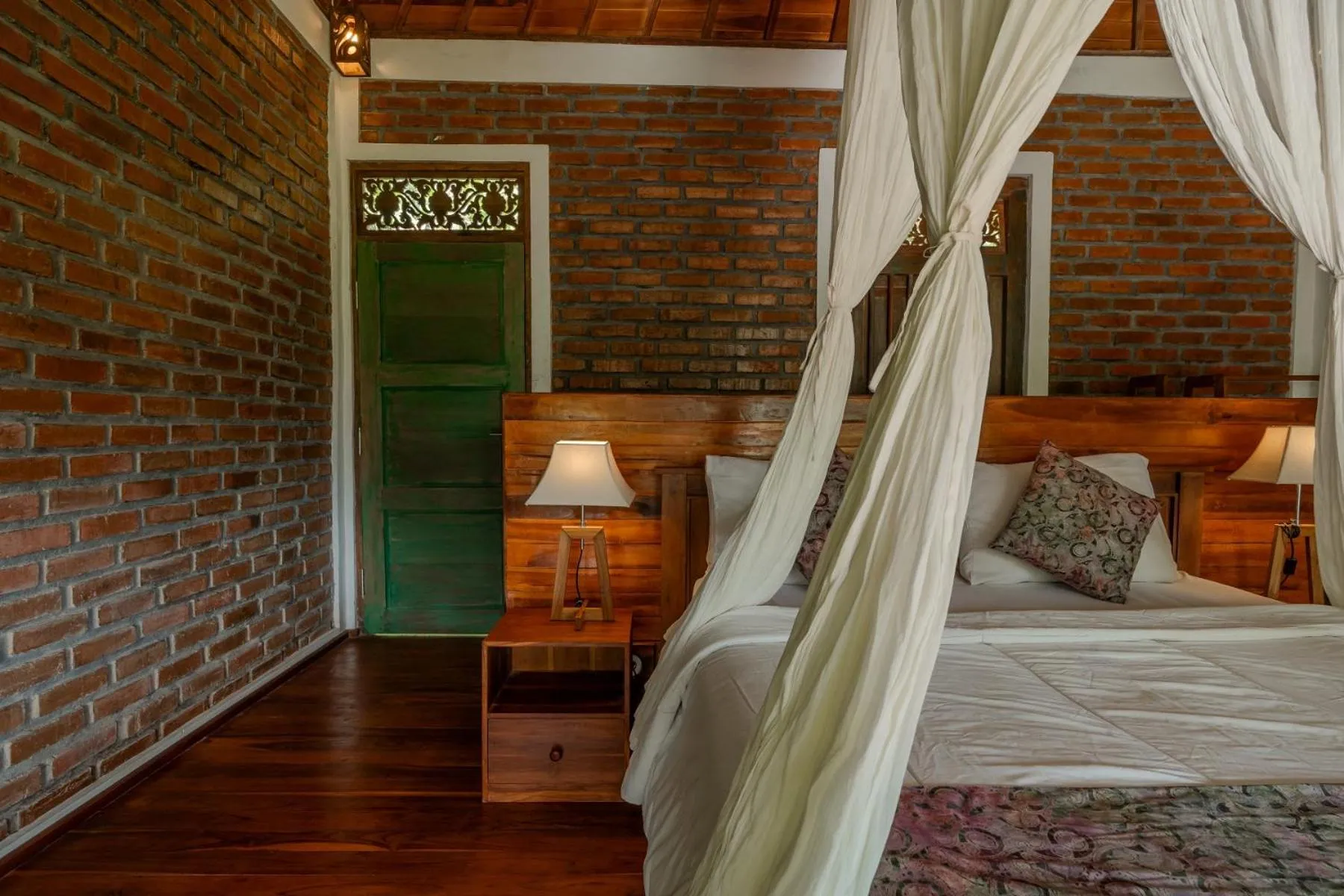Bed in Saridevi Ecolodge