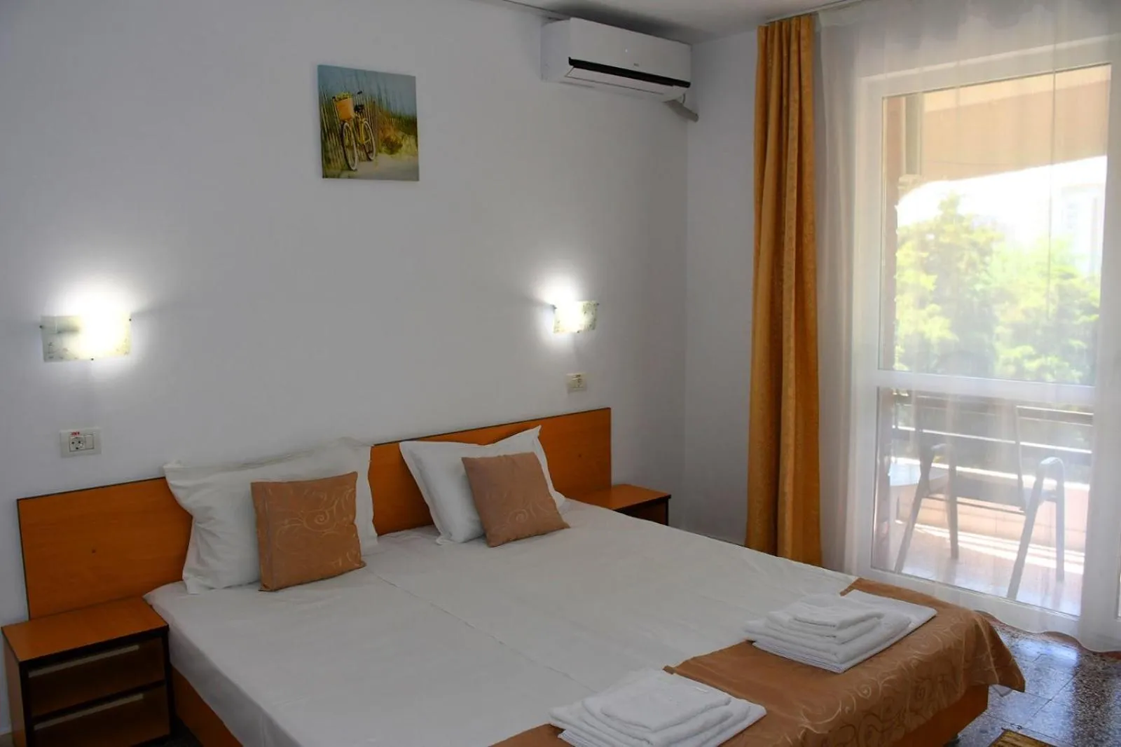 Photo of the whole room, Bed in Hotel Sanda