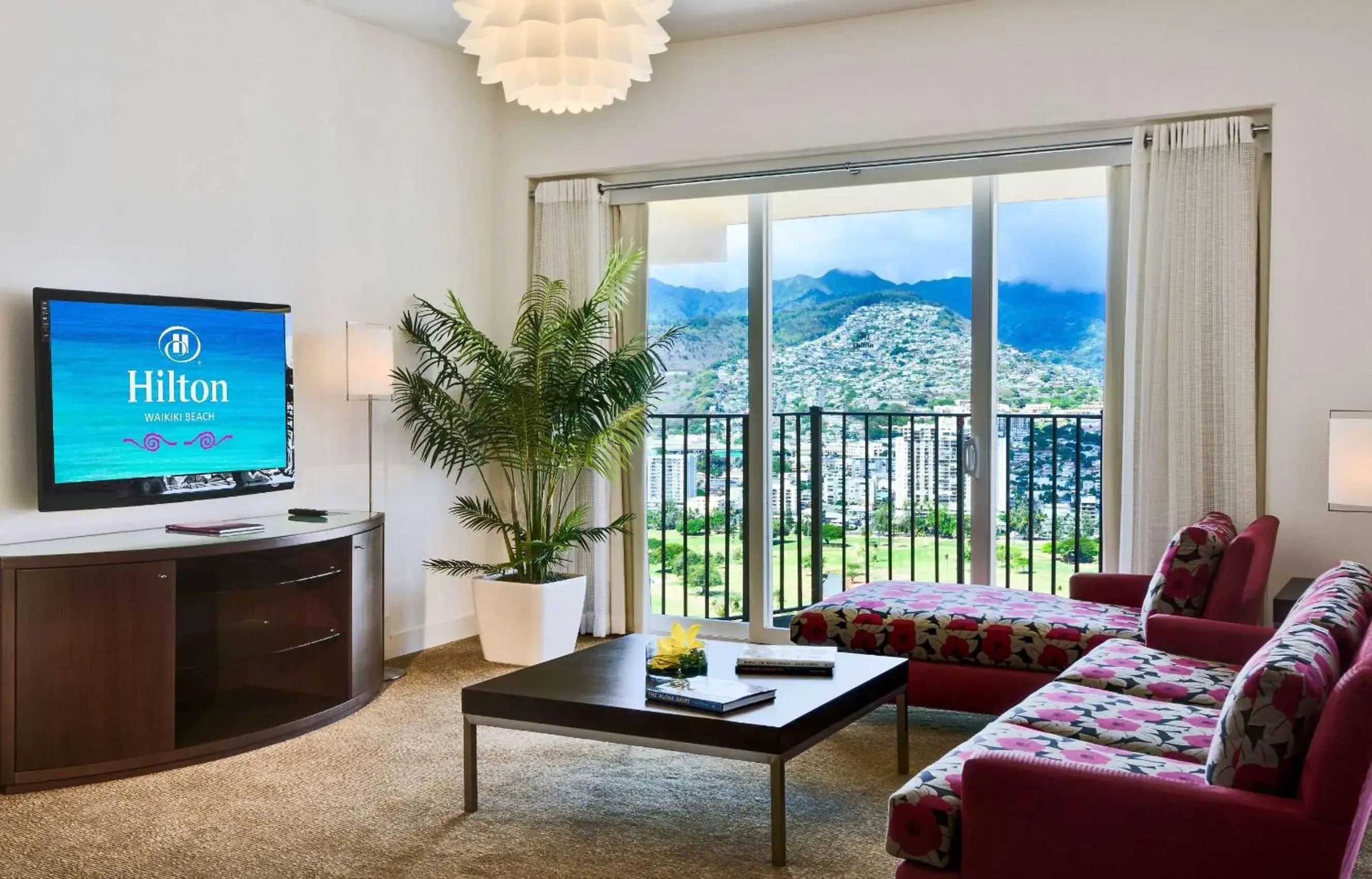 Bed in Hilton Waikiki Beach Resort & Spa Bed in Hilton Waikiki Beach Resort & Spa