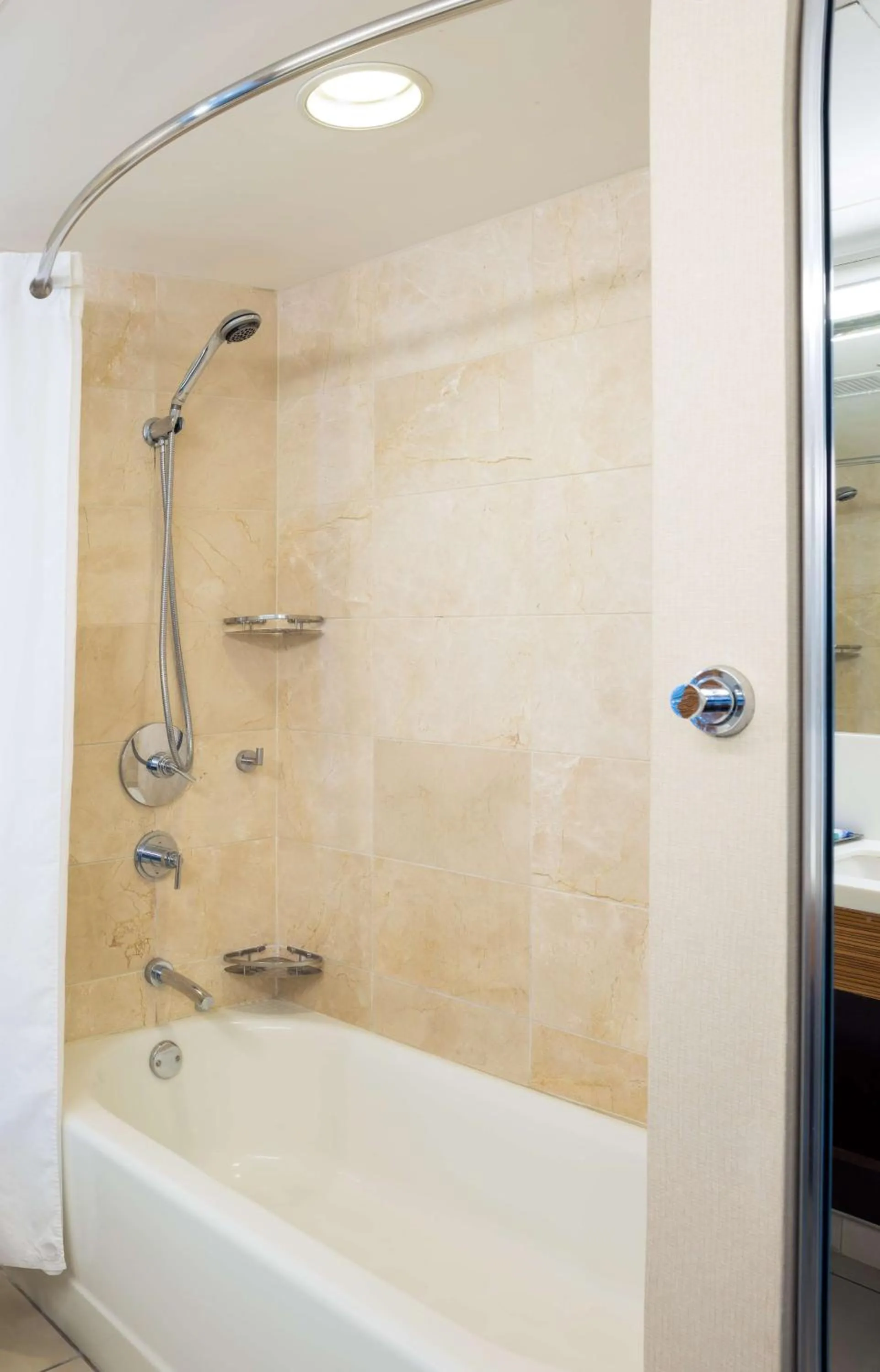 Bathroom in Hilton Waikiki Beach Resort & Spa