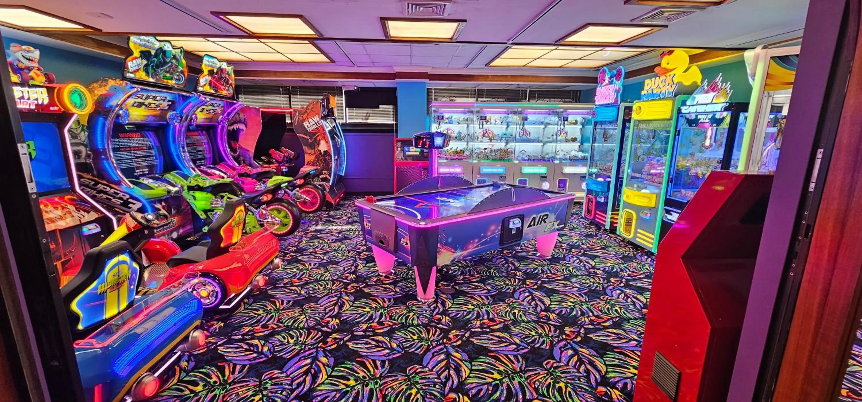 Game Room in Hilton Waikiki Beach Resort & Spa
