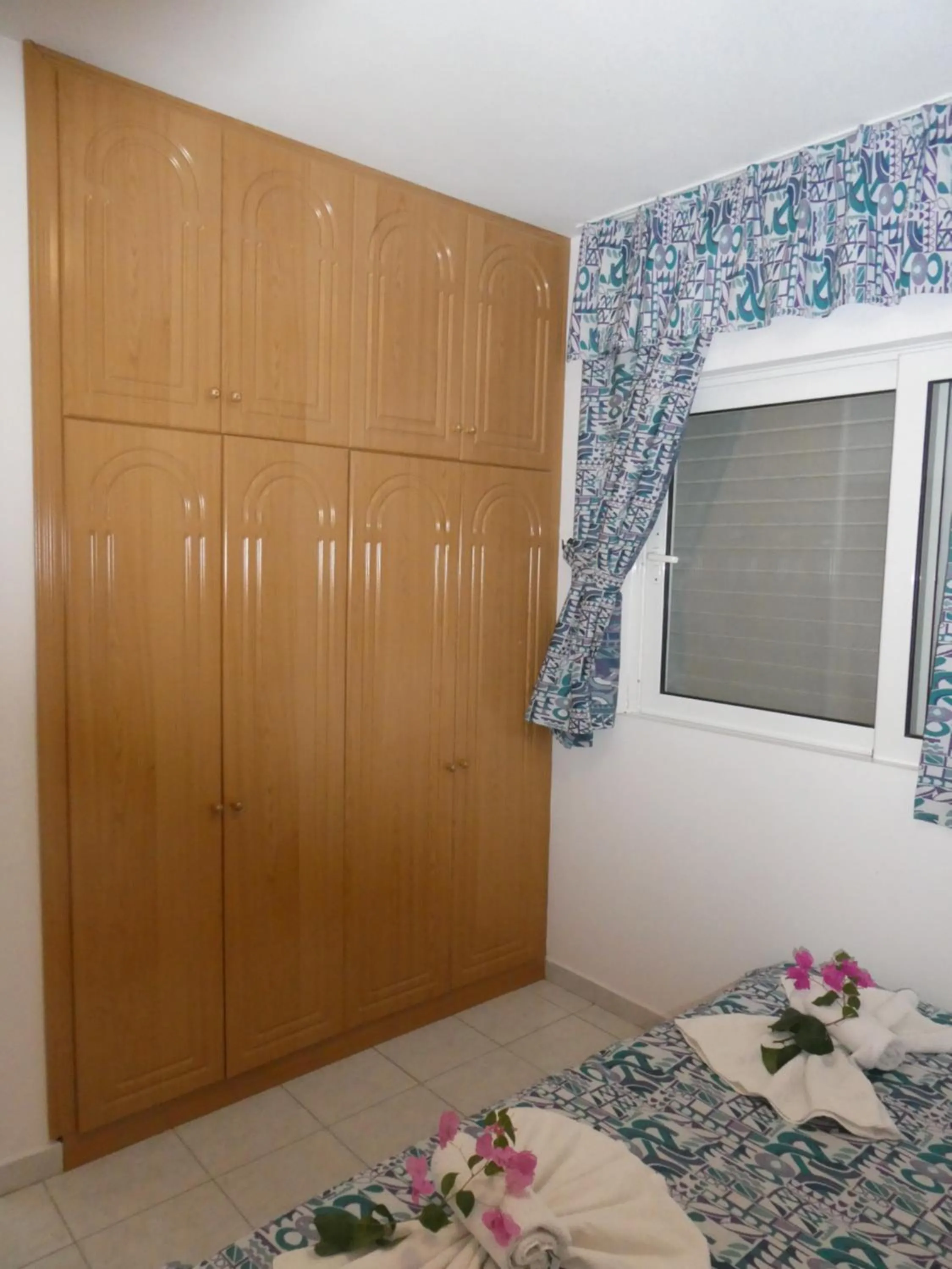 Bedroom, Bed in Castle View Apartments