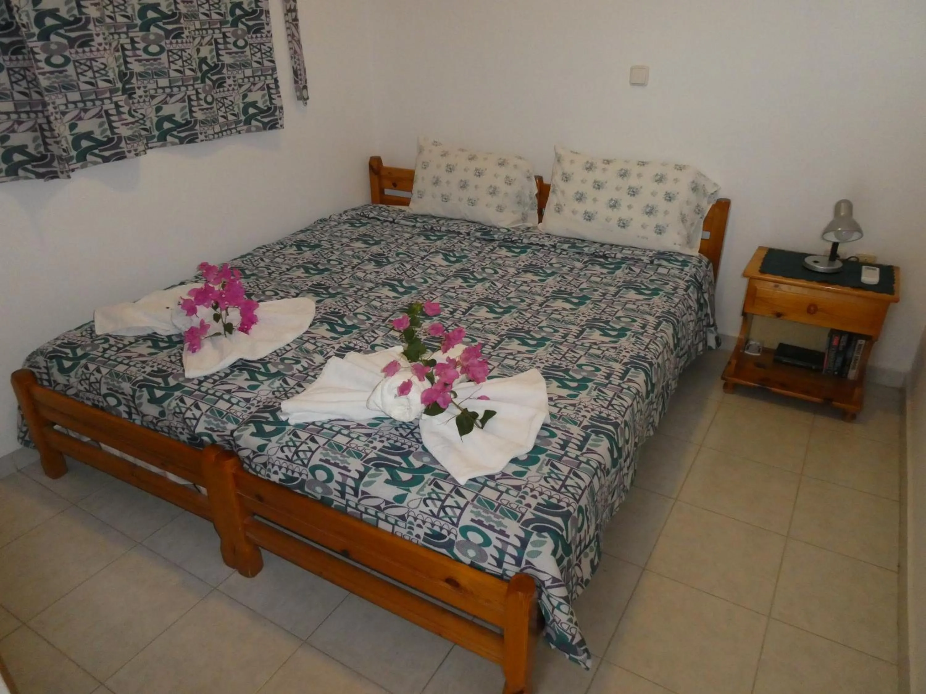 Bedroom, Bed in Castle View Apartments