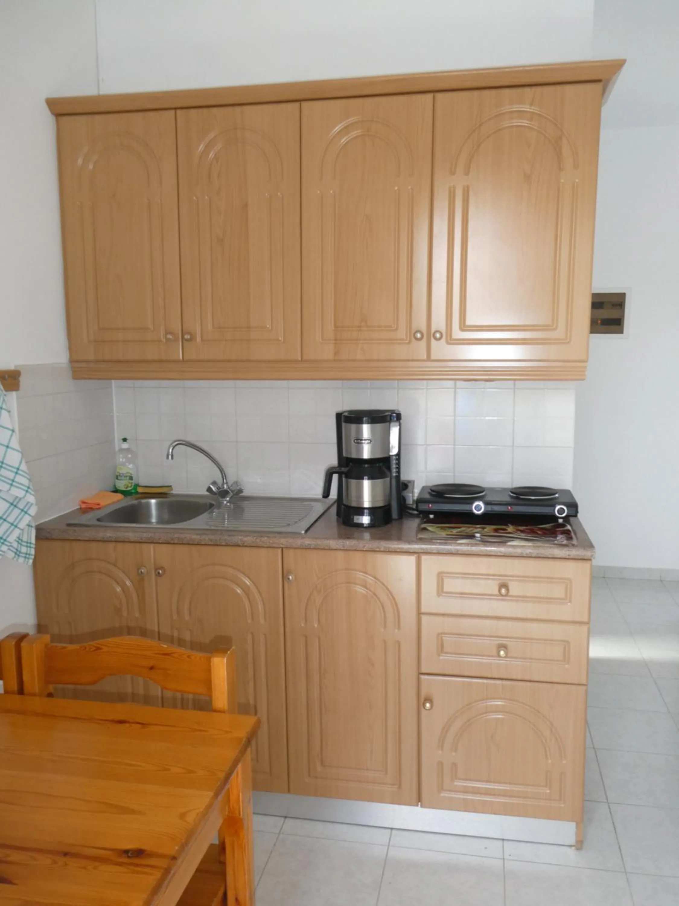 Kitchen or kitchenette in Castle View Apartments