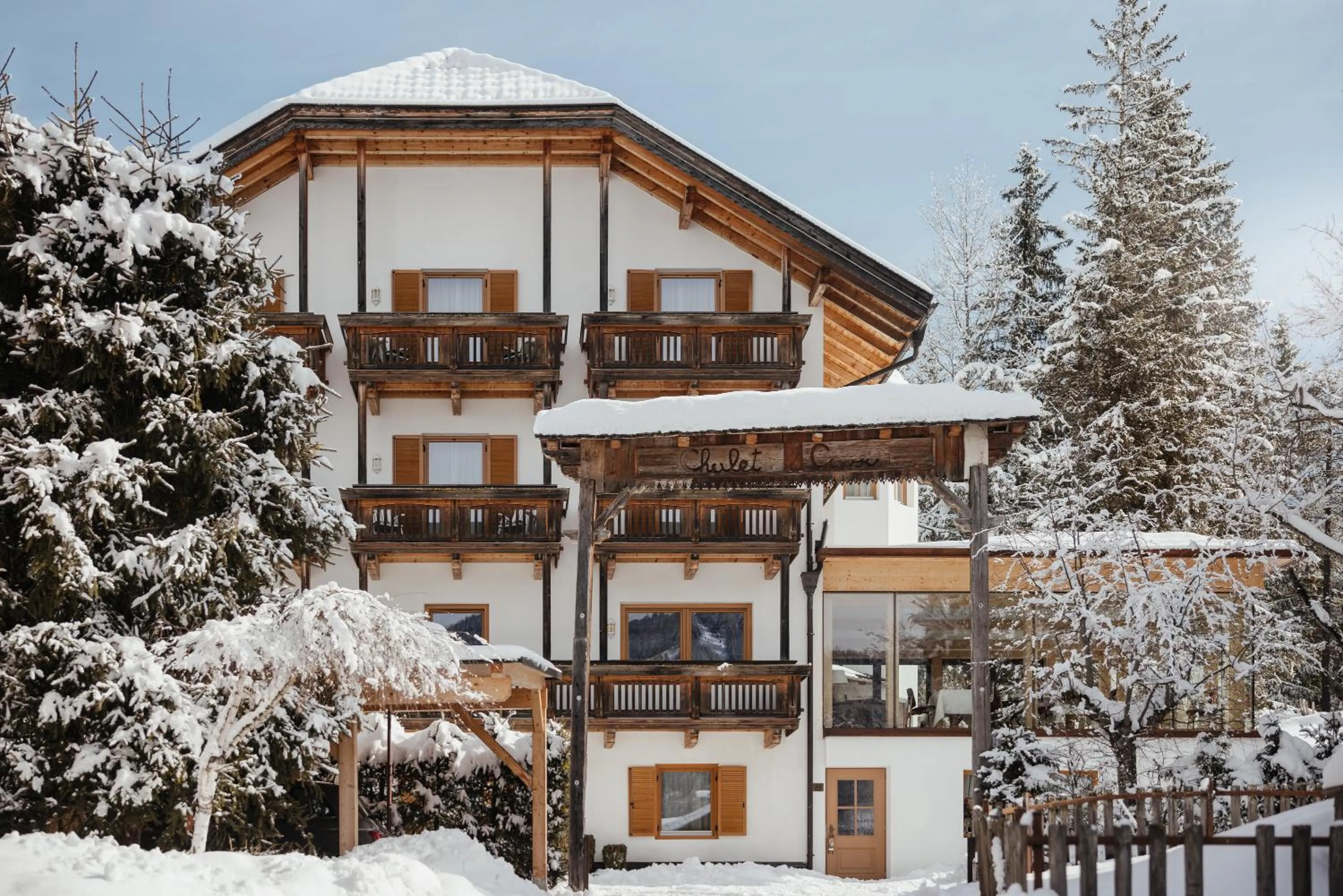 Property building in Hotel Chalet Corso
