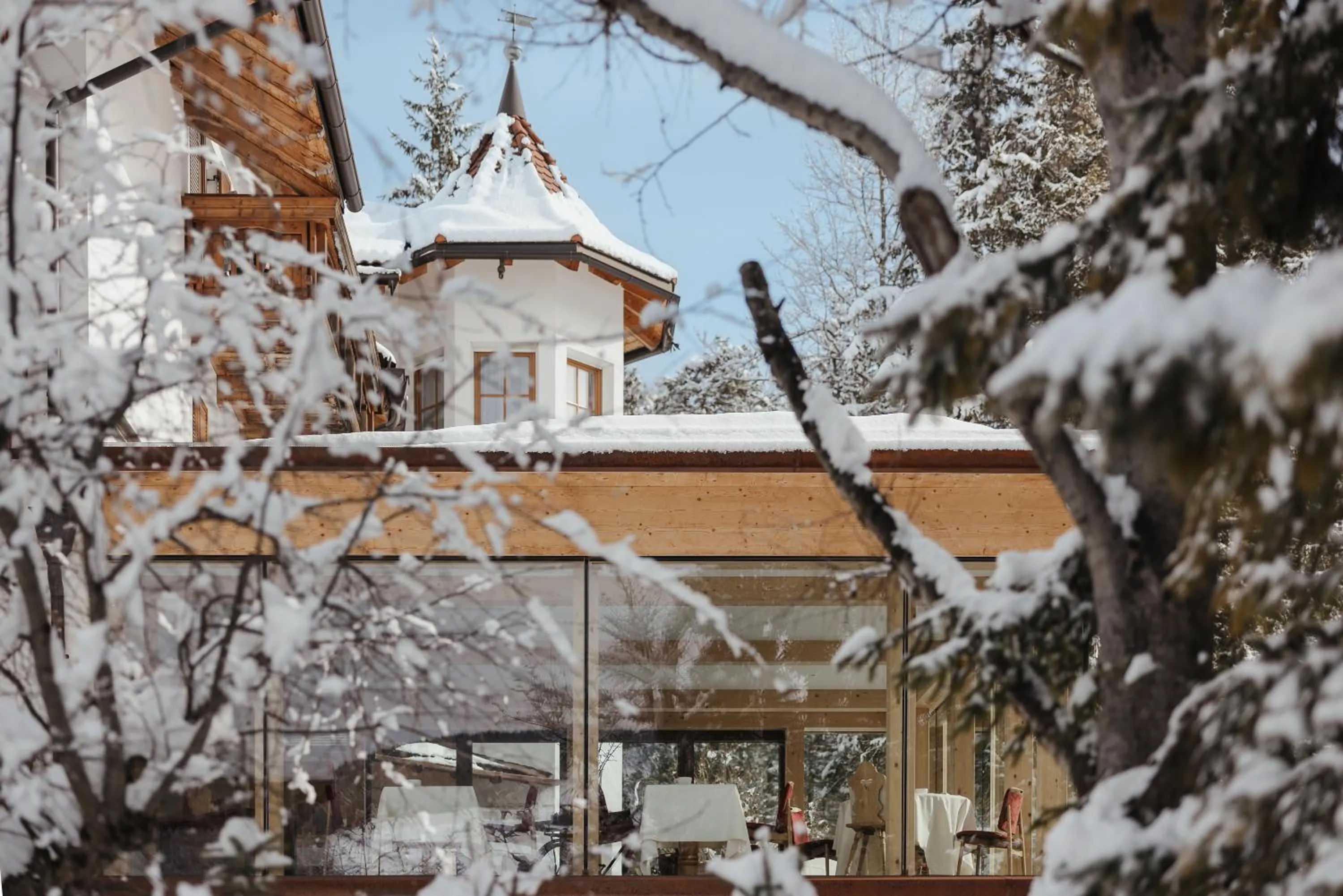 Property building in Hotel Chalet Corso