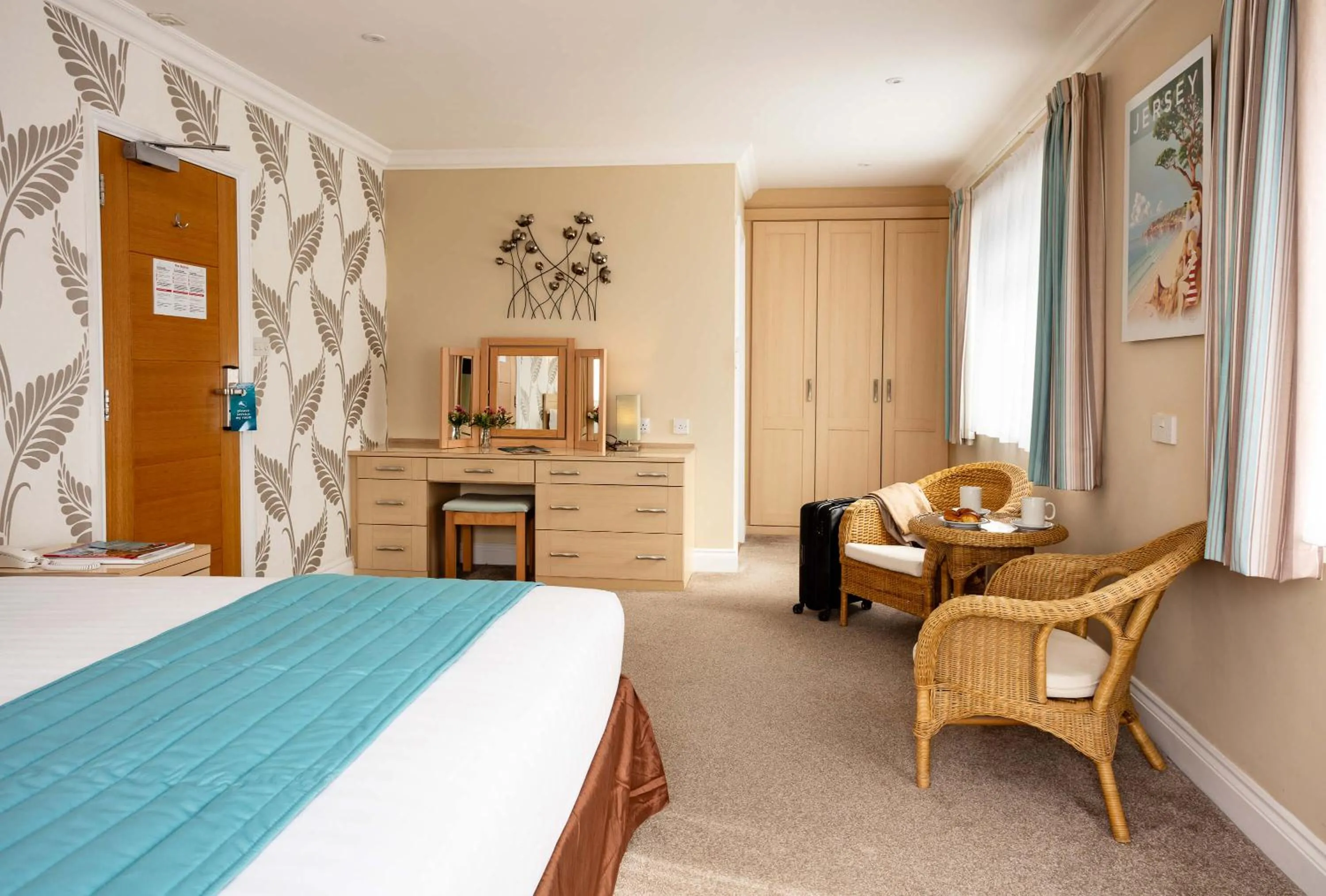 Bedroom, Bed in Biarritz Hotel