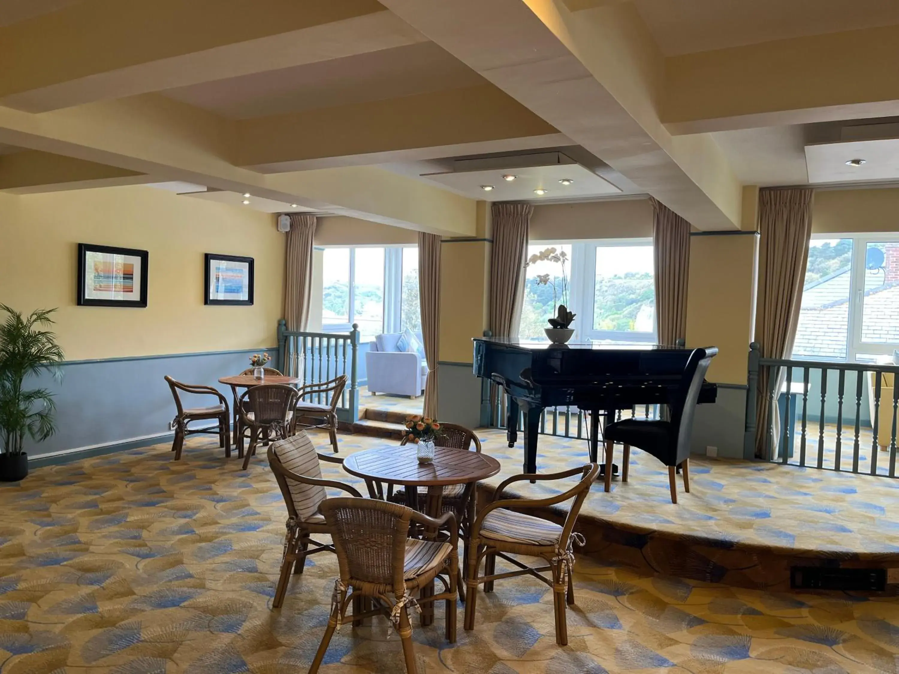 Lounge or bar in Biarritz Hotel Lounge or bar in Biarritz Hotel