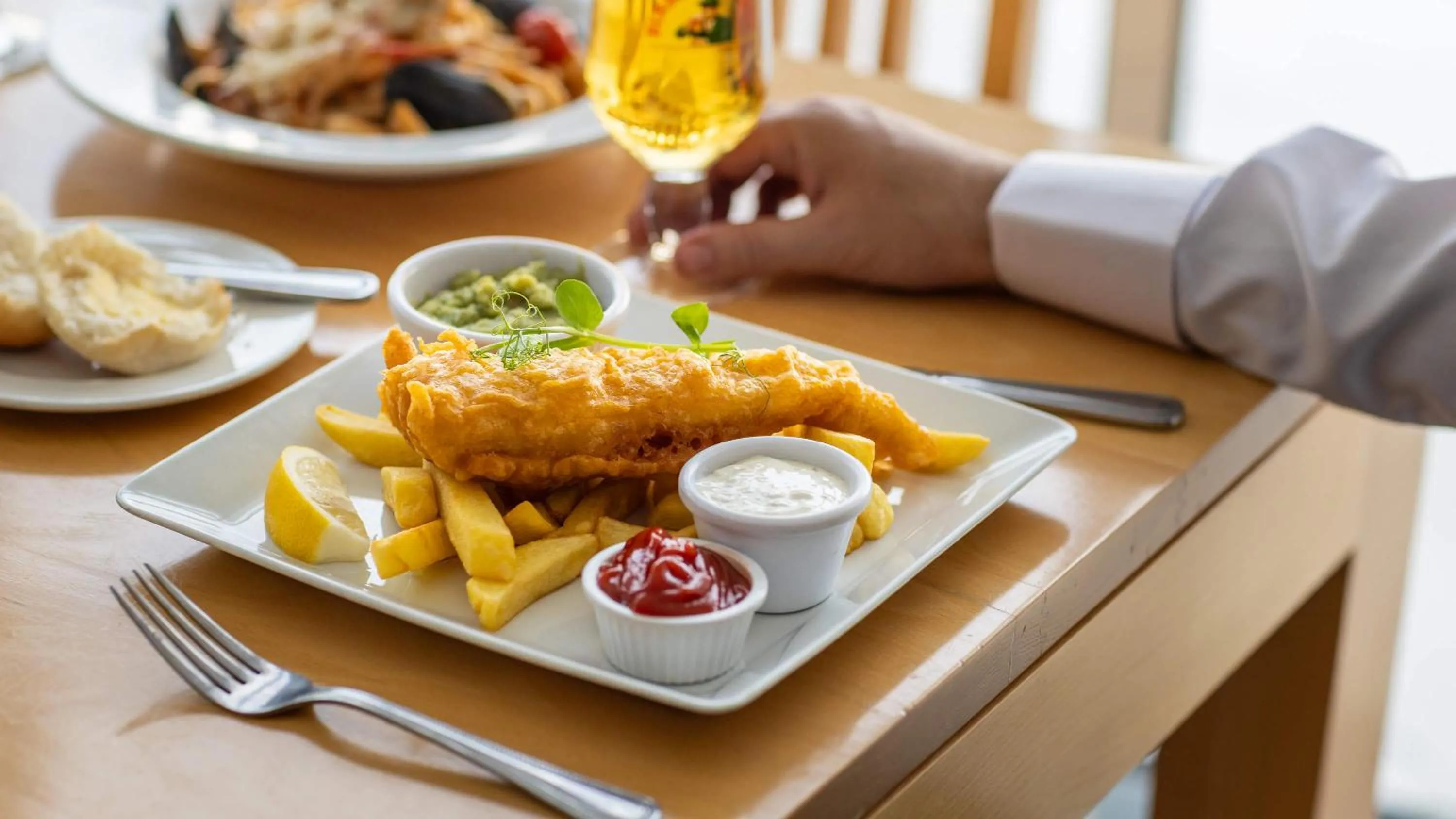 Restaurant/places to eat in Biarritz Hotel