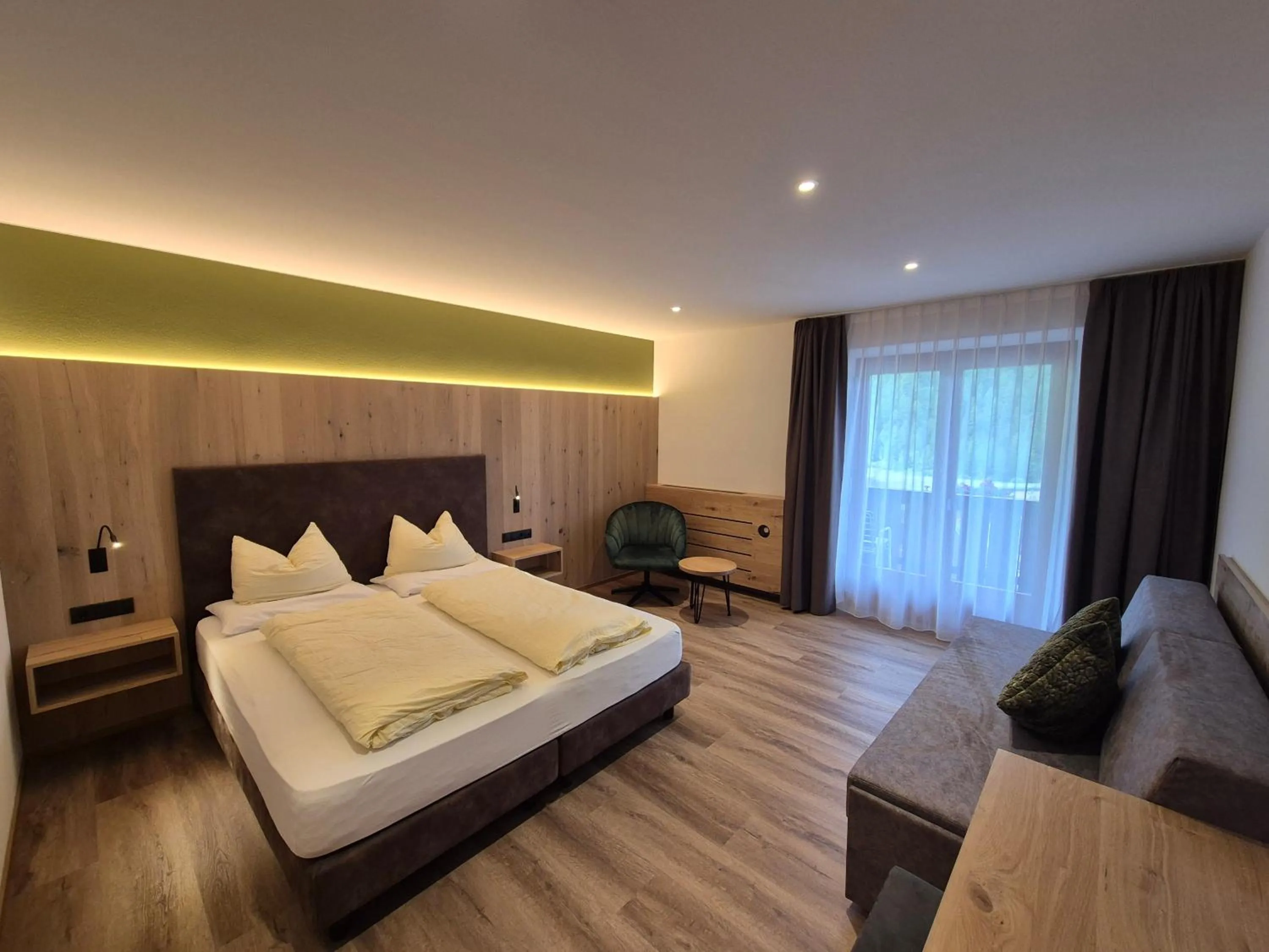 Photo of the whole room, Bed in Hotel Mignon