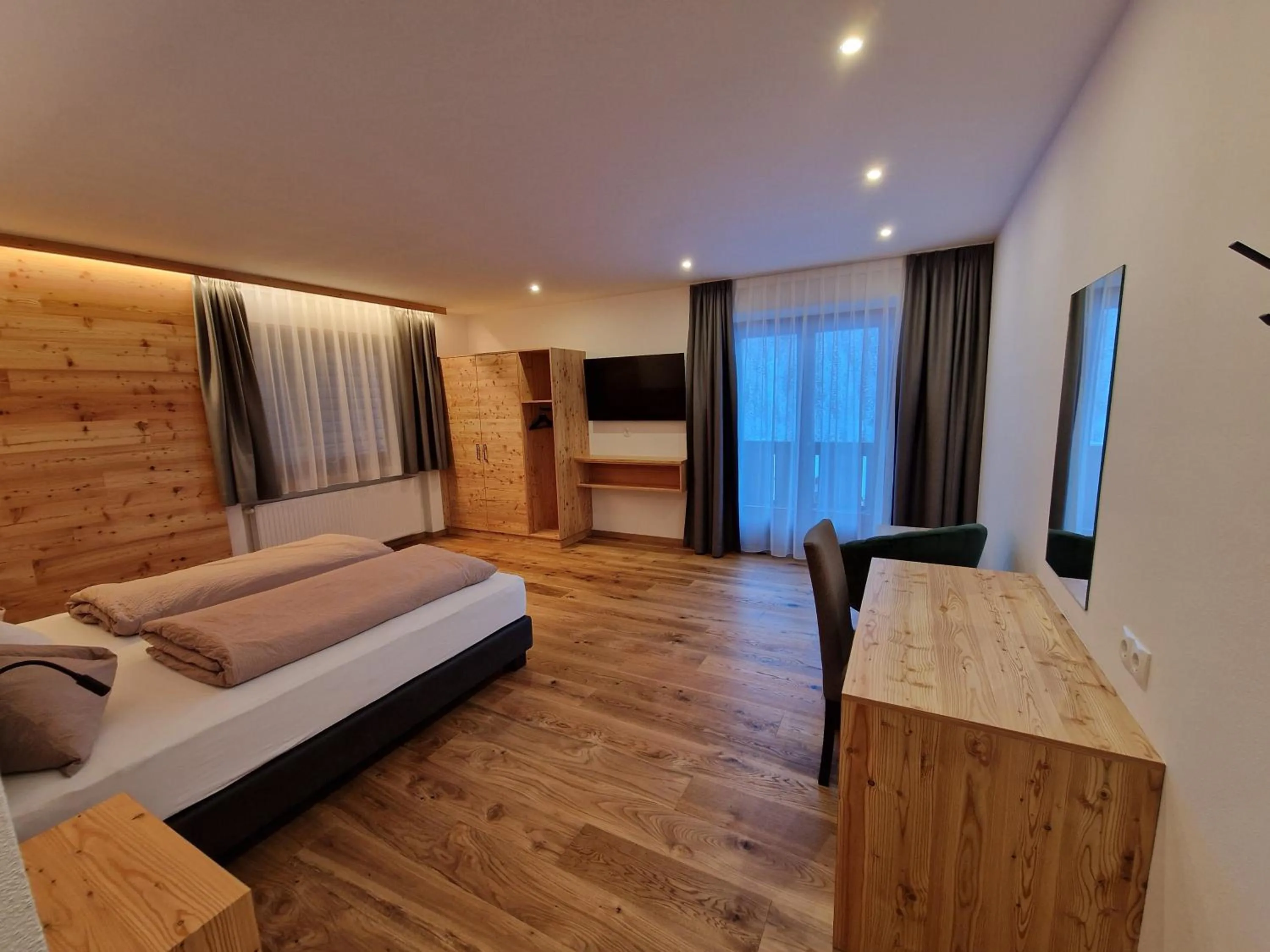 Photo of the whole room, Bed in Hotel Mignon