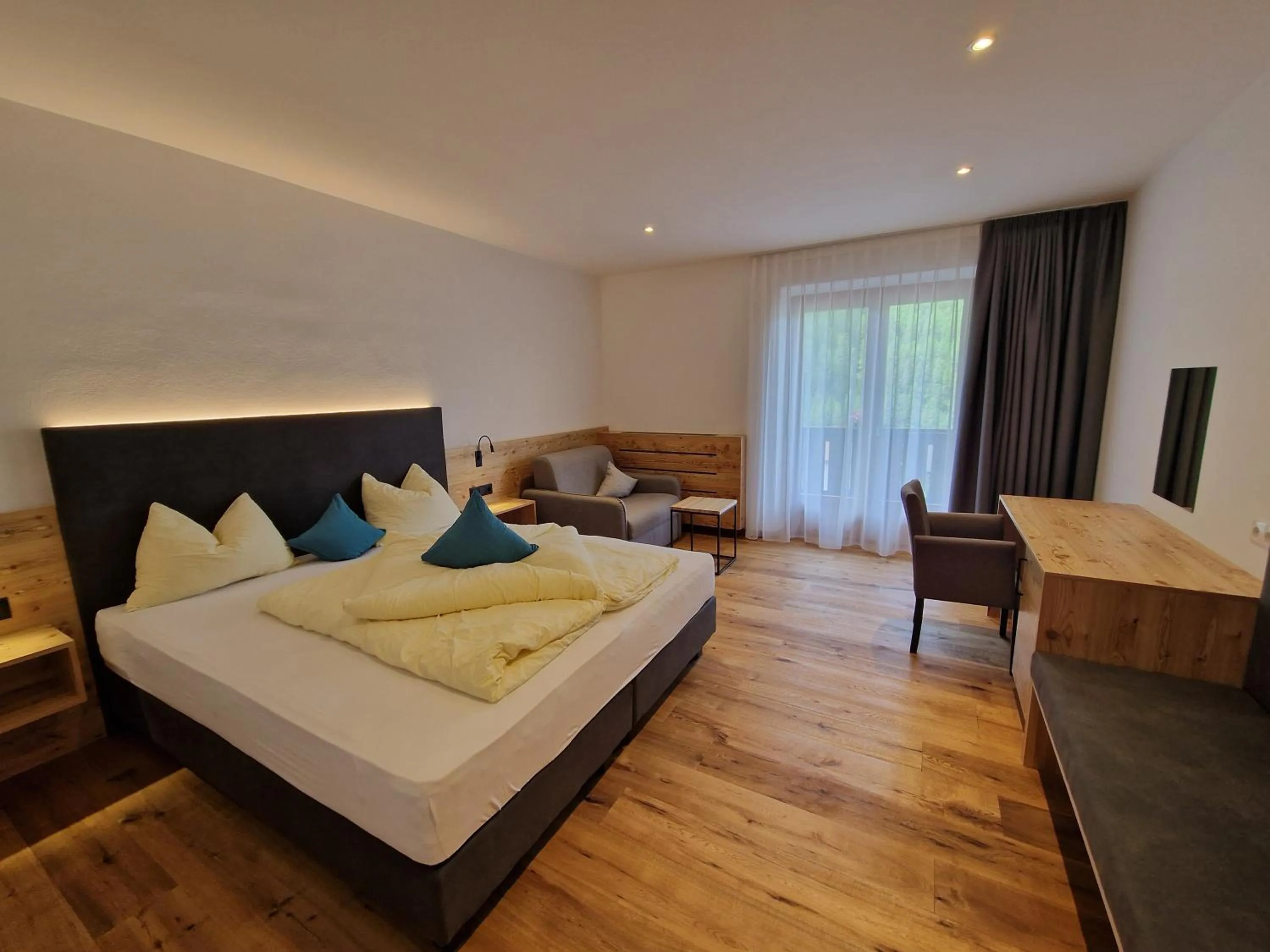 Photo of the whole room, Bed in Hotel Mignon