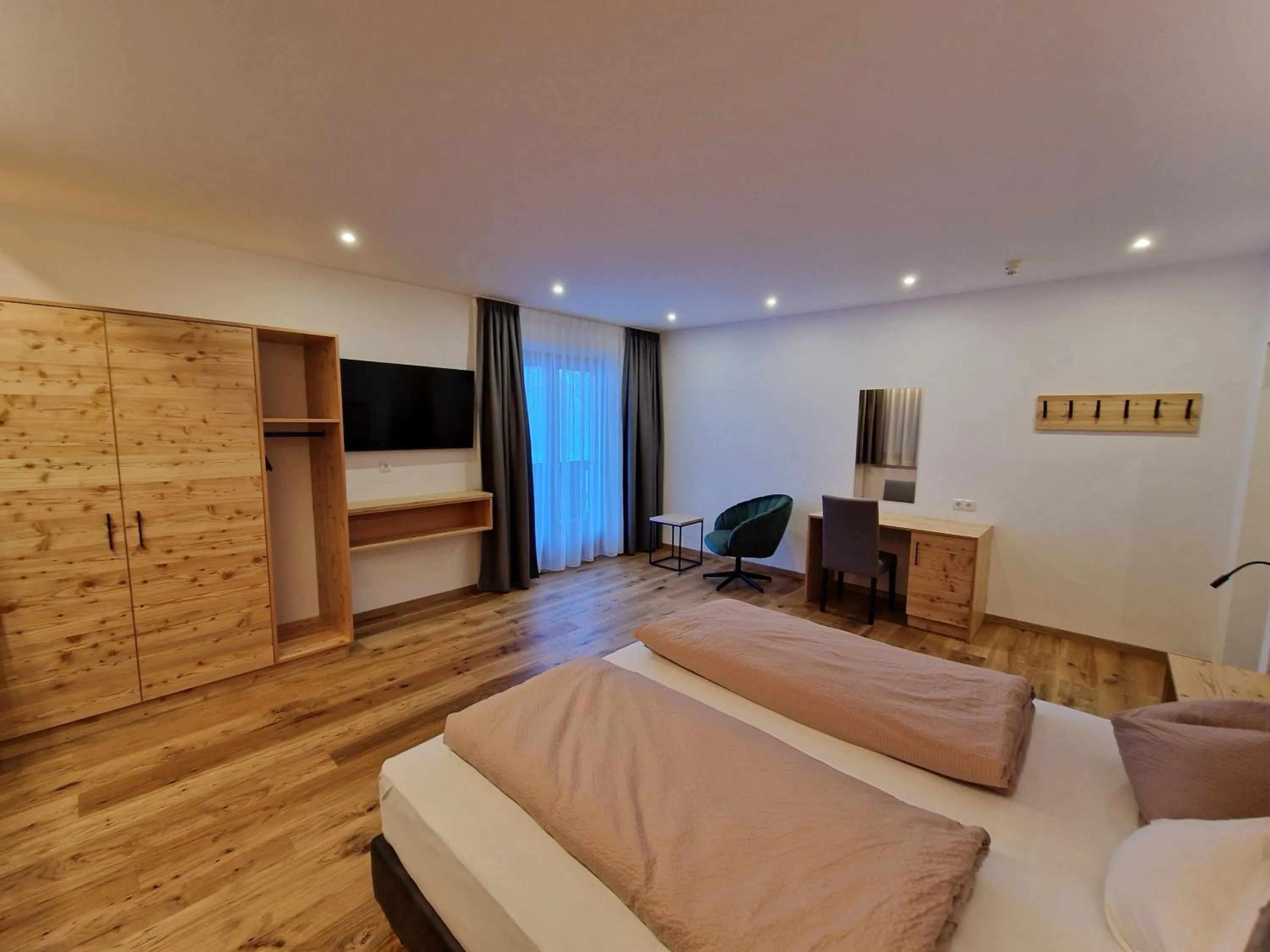 Photo of the whole room in Hotel Mignon