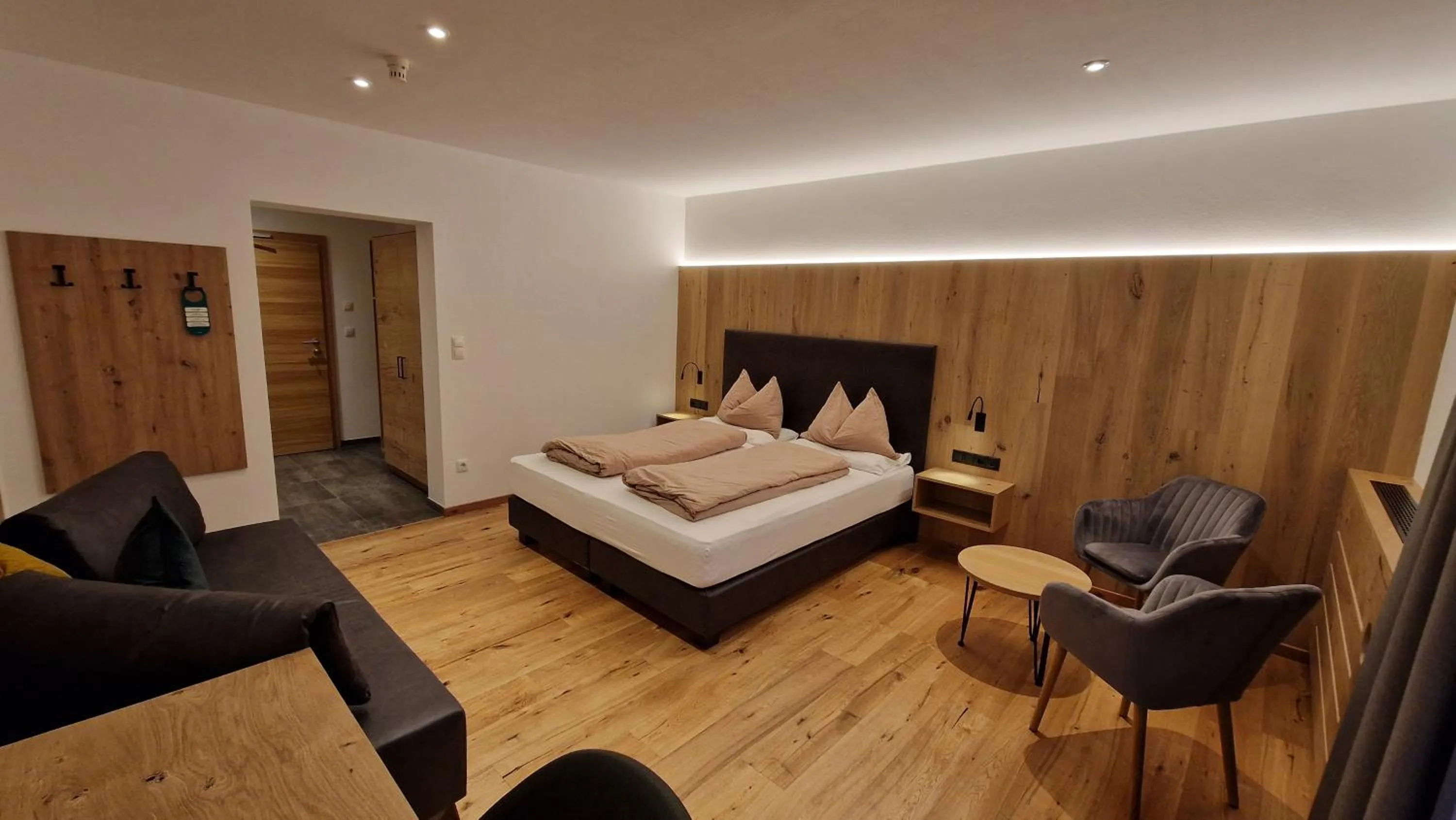 Photo of the whole room, Bed in Hotel Mignon