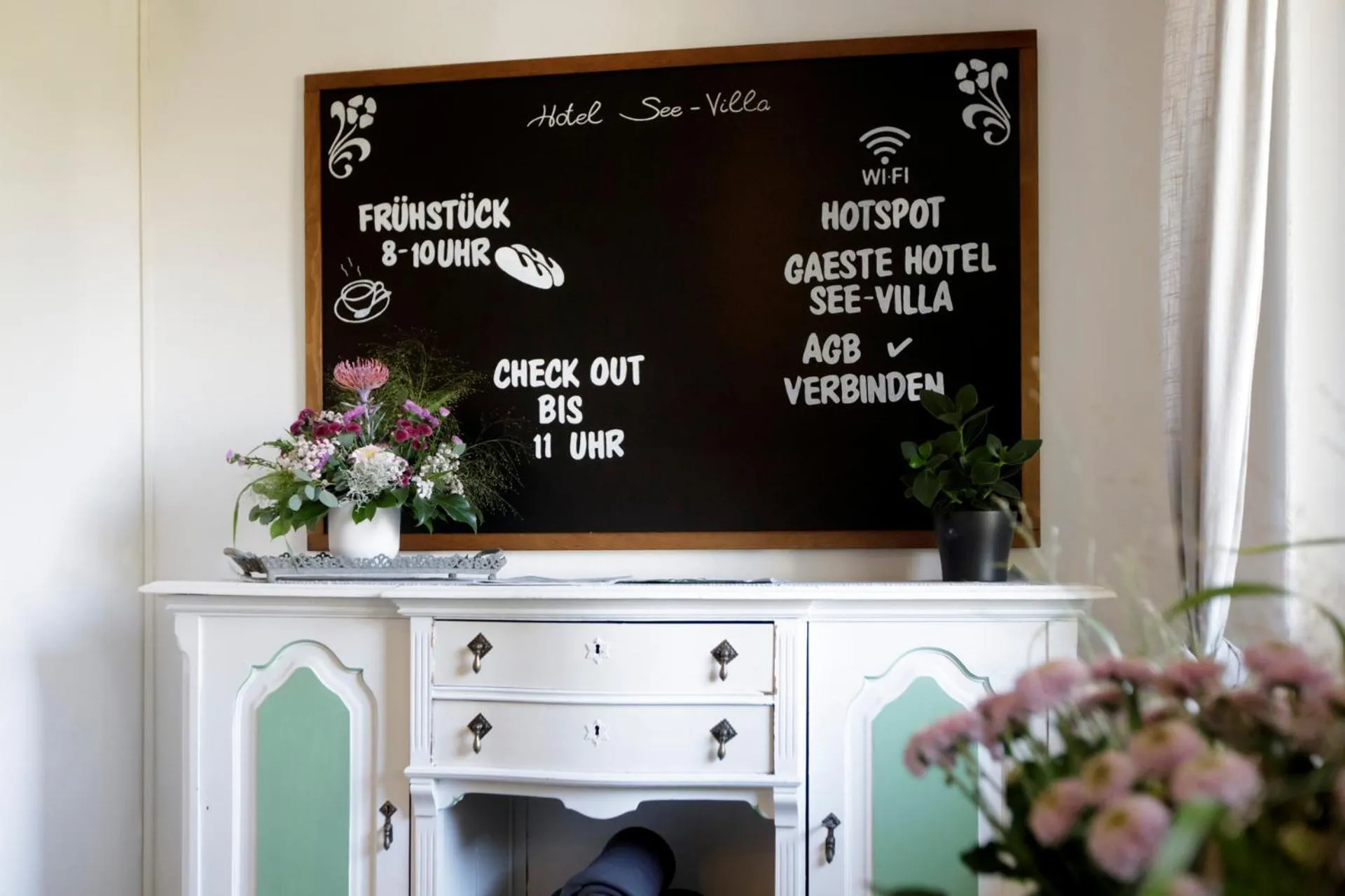 Lobby or reception in Hotel See-Villa