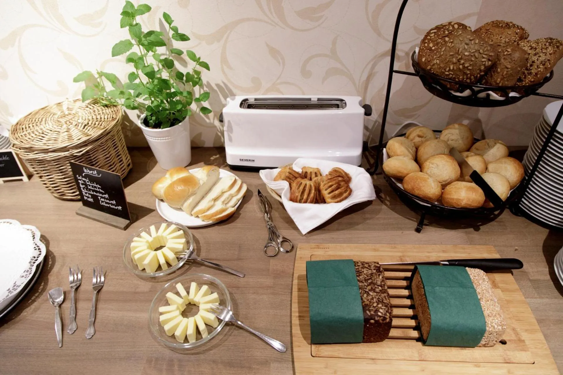 Breakfast in Hotel See-Villa