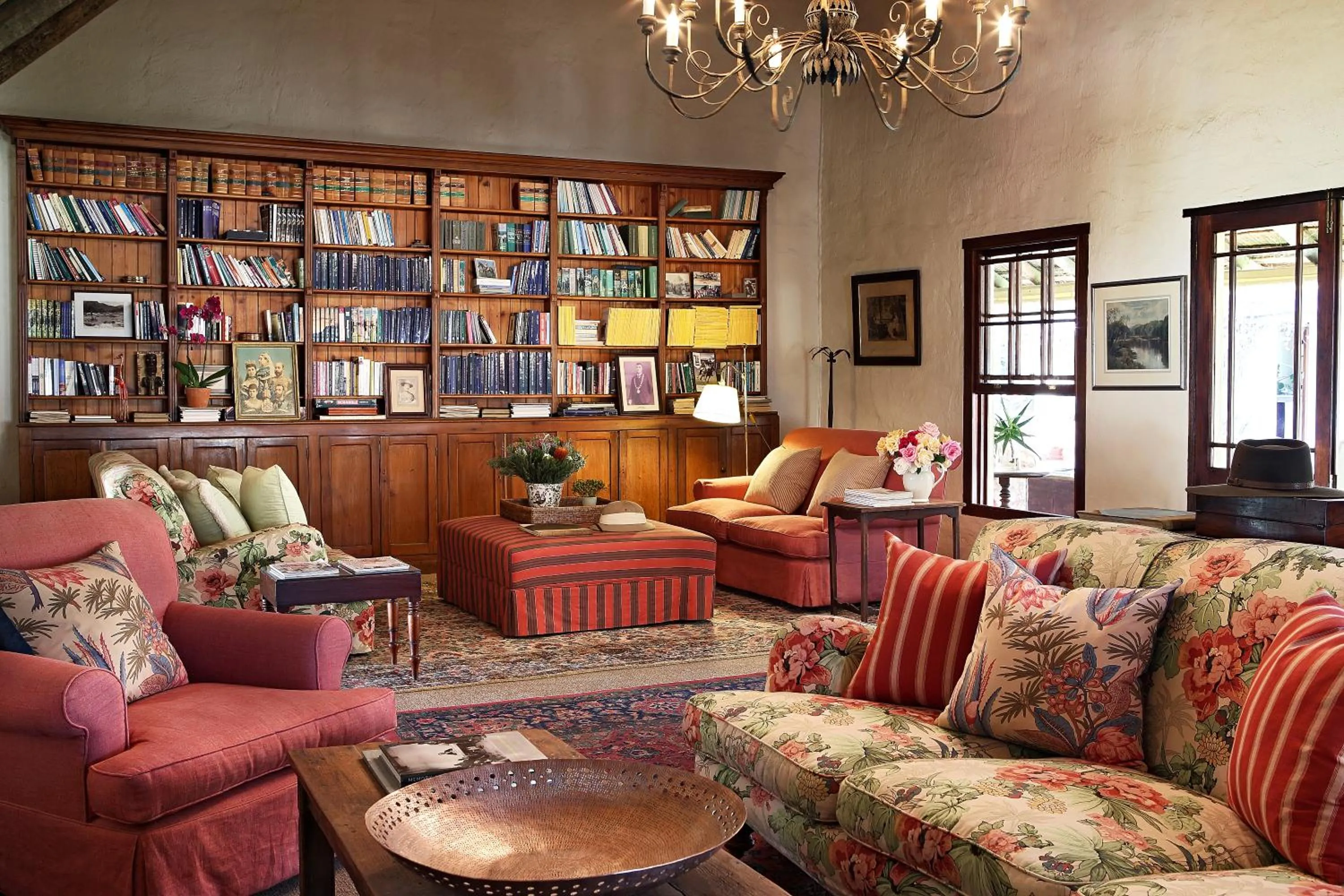 Communal lounge/ TV room in Elephant House