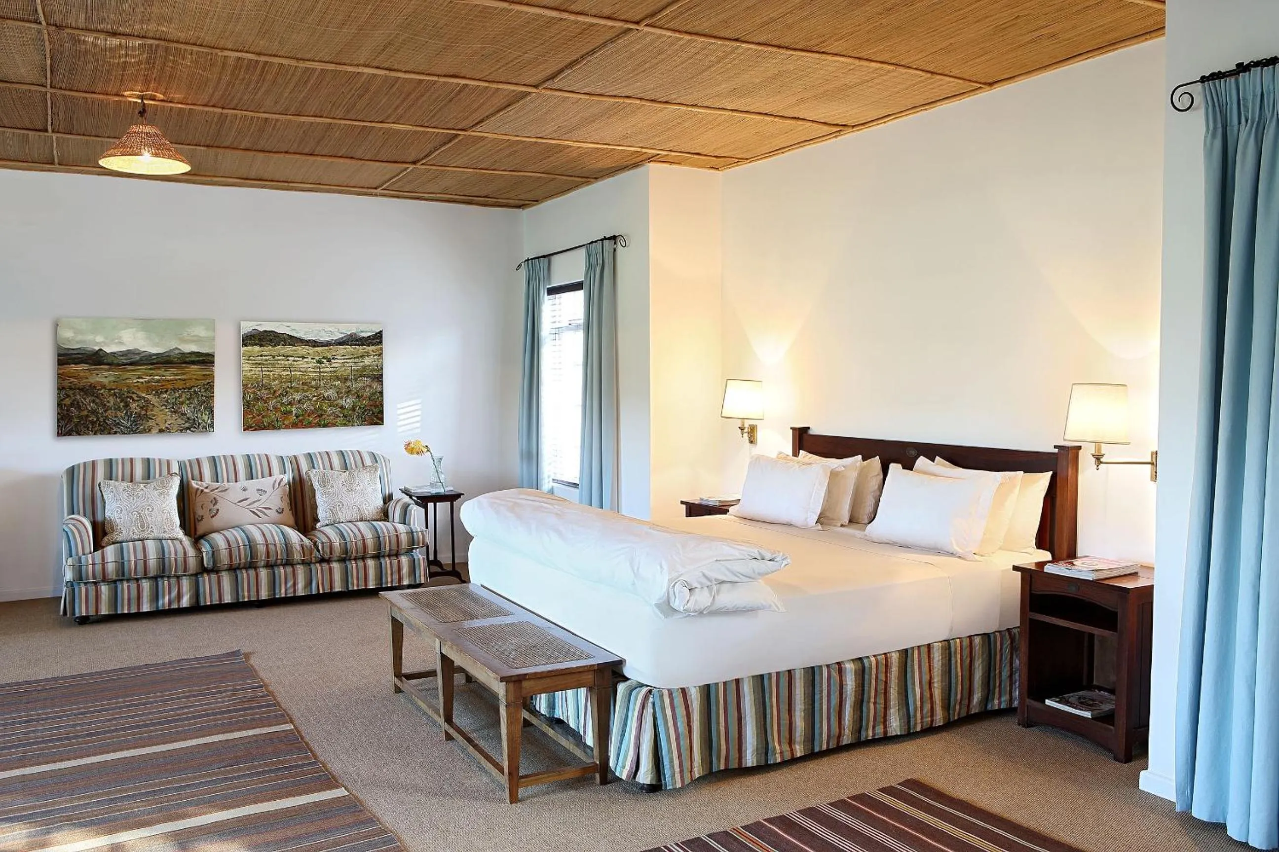 Photo of the whole room, Bed in Elephant House