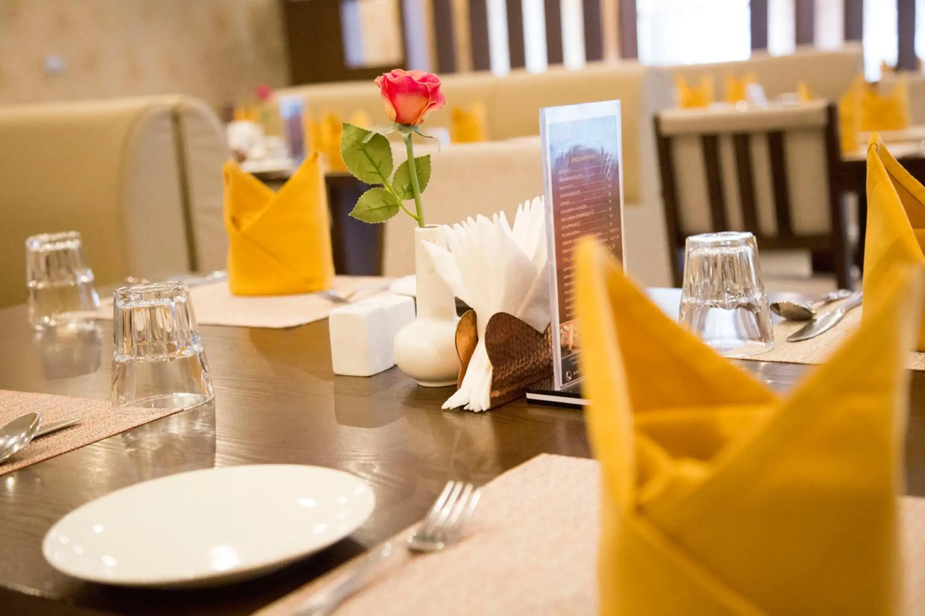 Restaurant/places to eat in The CASTLE PREMIUM HOTEL Restaurant/places to eat in The CASTLE PREMIUM HOTEL