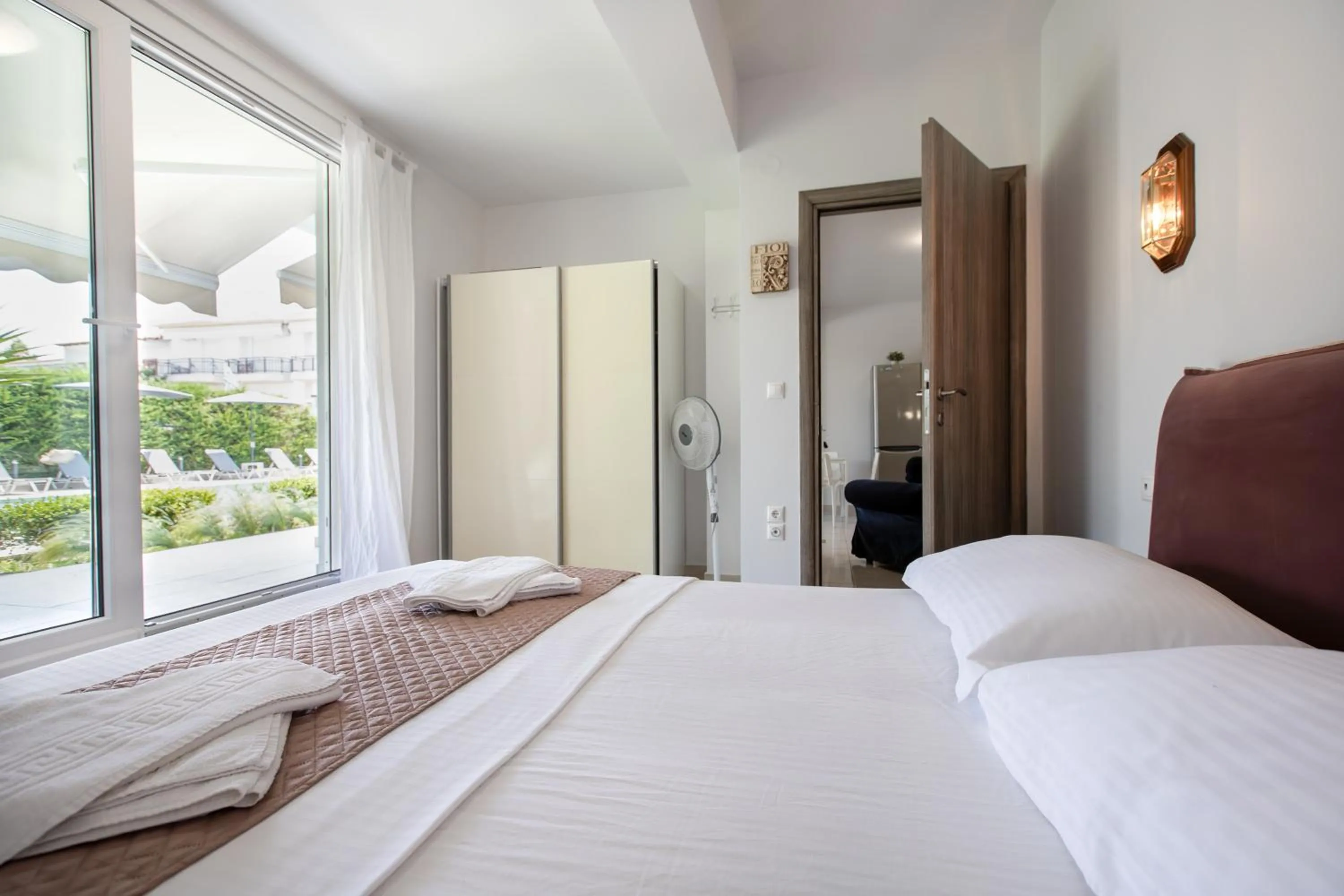 Bedroom, Bed in EllinFos Apartments