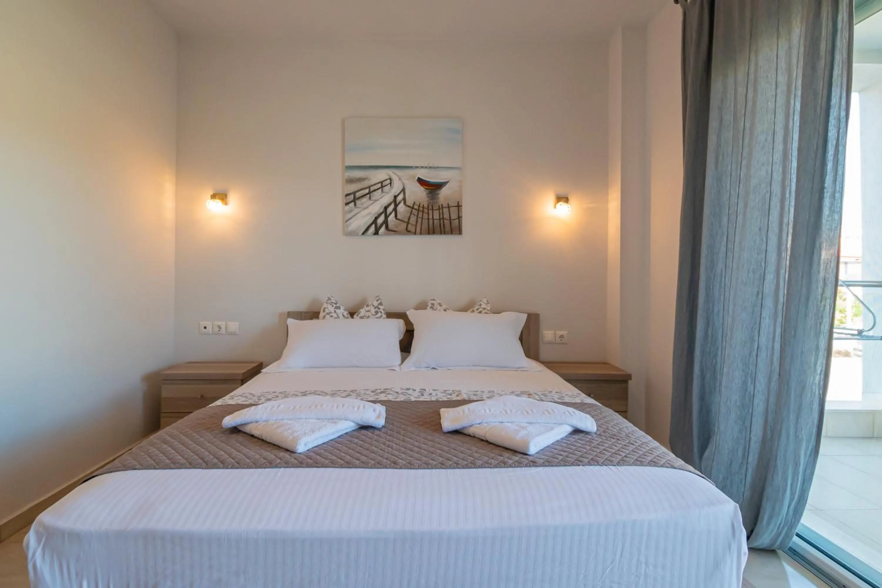 Bedroom, Bed in EllinFos Apartments