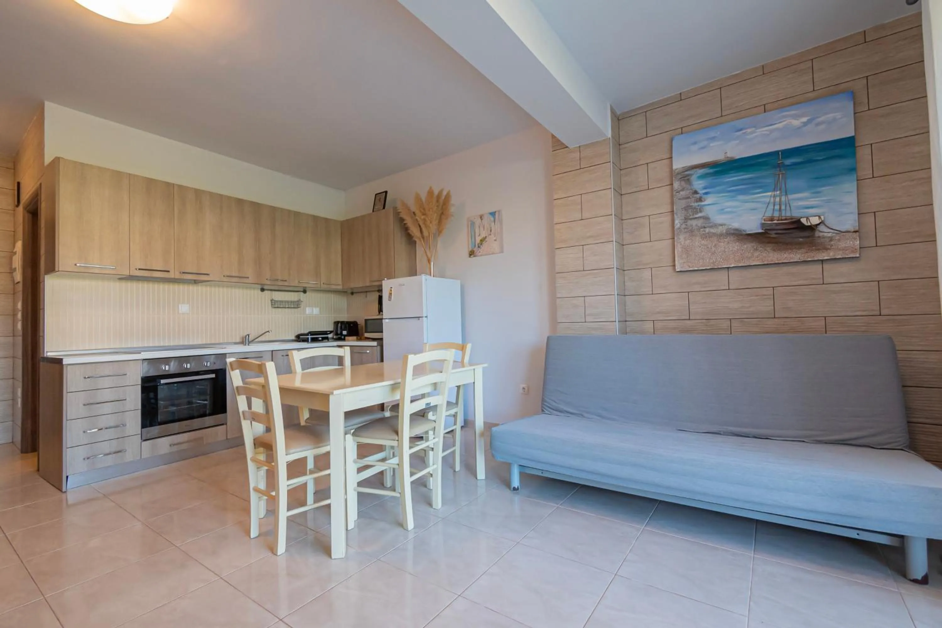 Kitchen or kitchenette in EllinFos Apartments