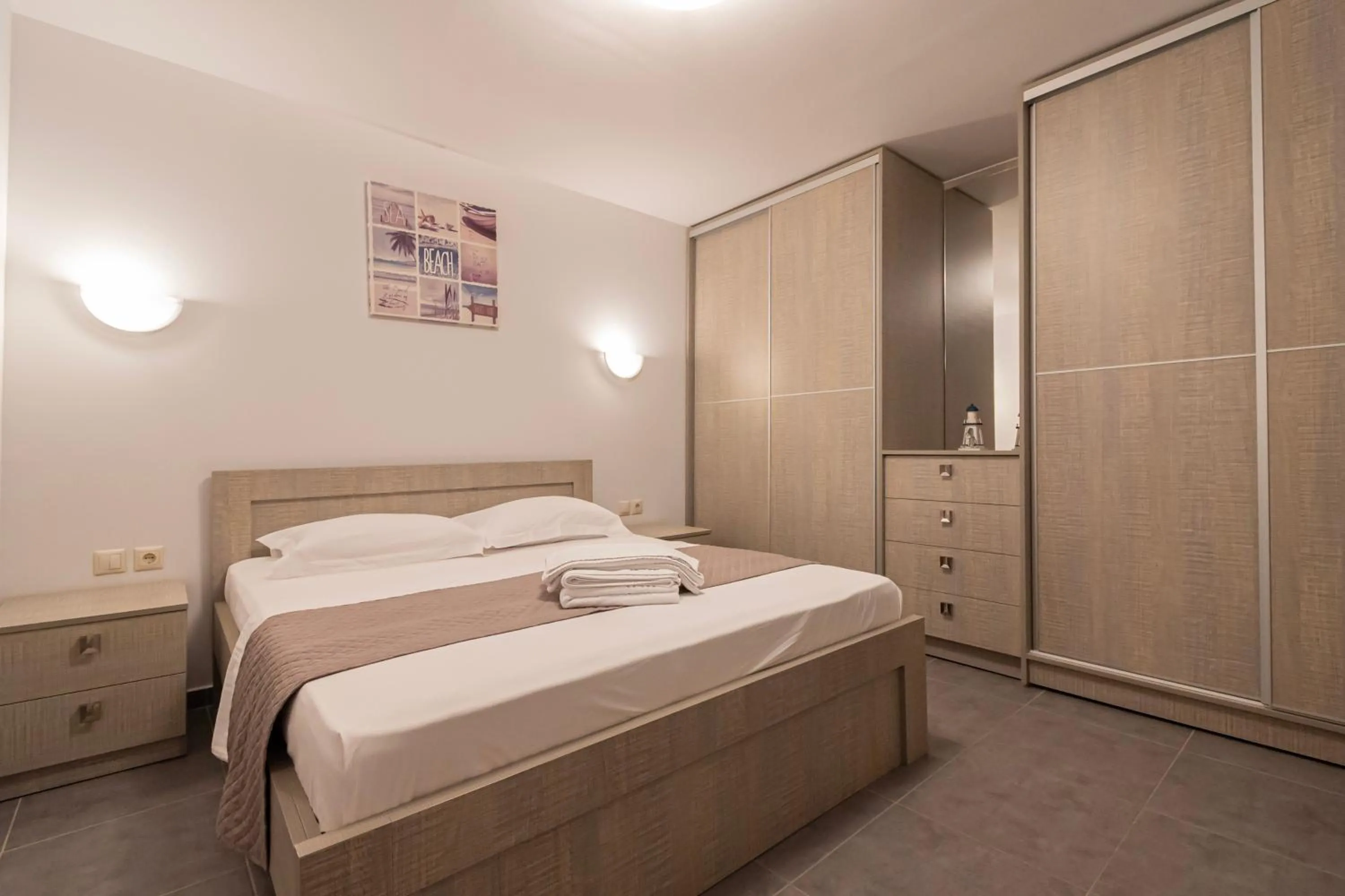 Bedroom, Bed in EllinFos Apartments