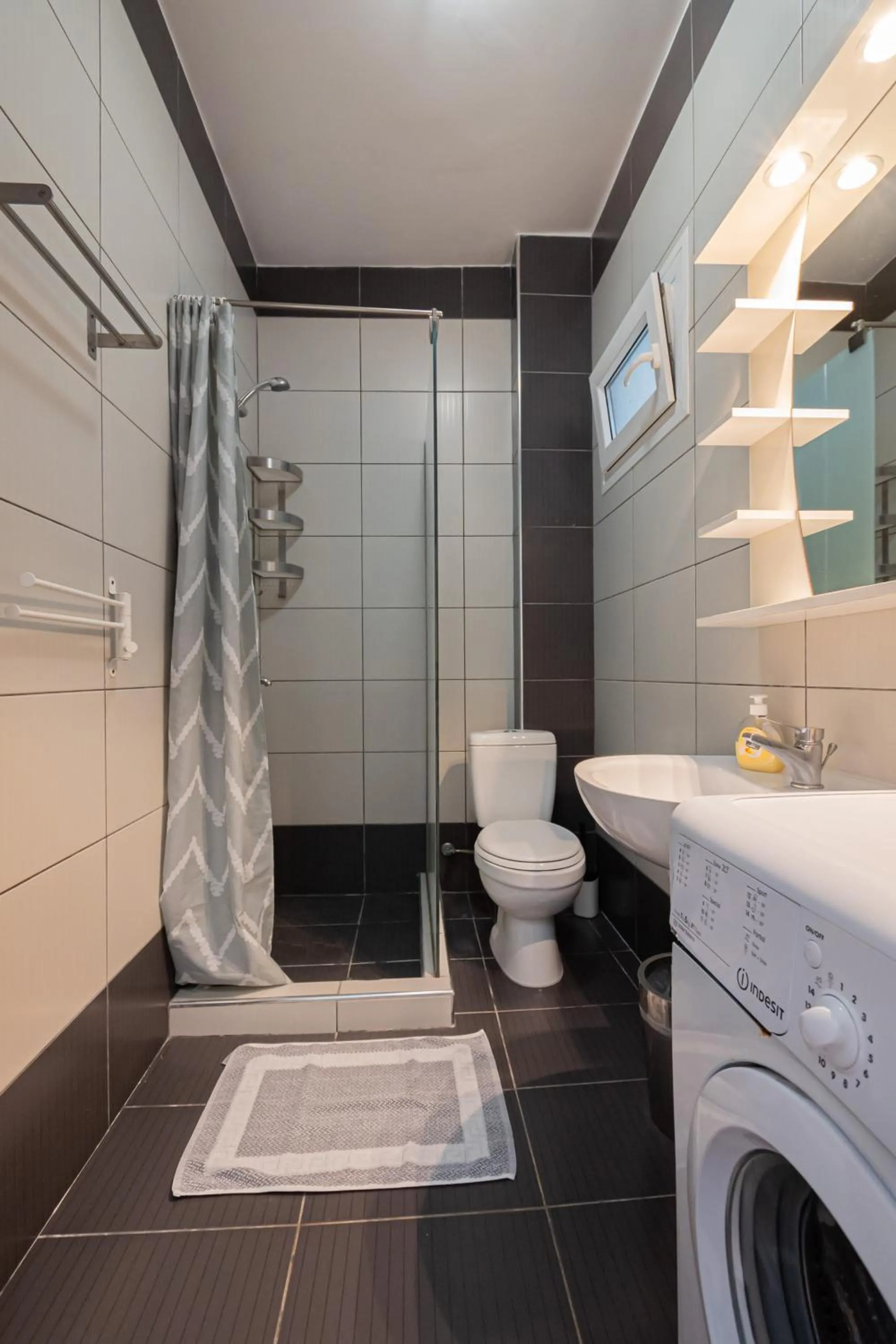 Bathroom in EllinFos Apartments