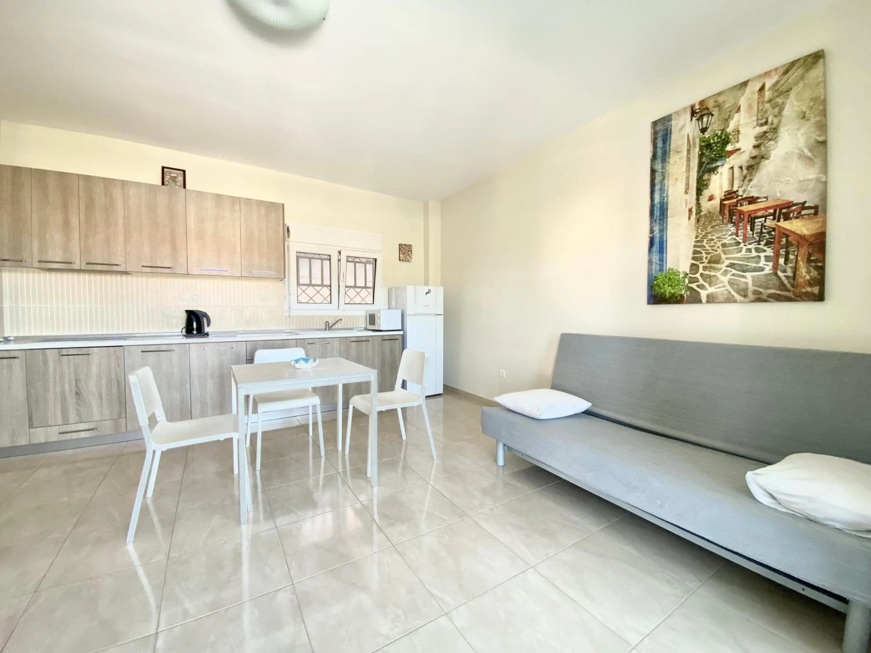 Kitchen or kitchenette in EllinFos Apartments