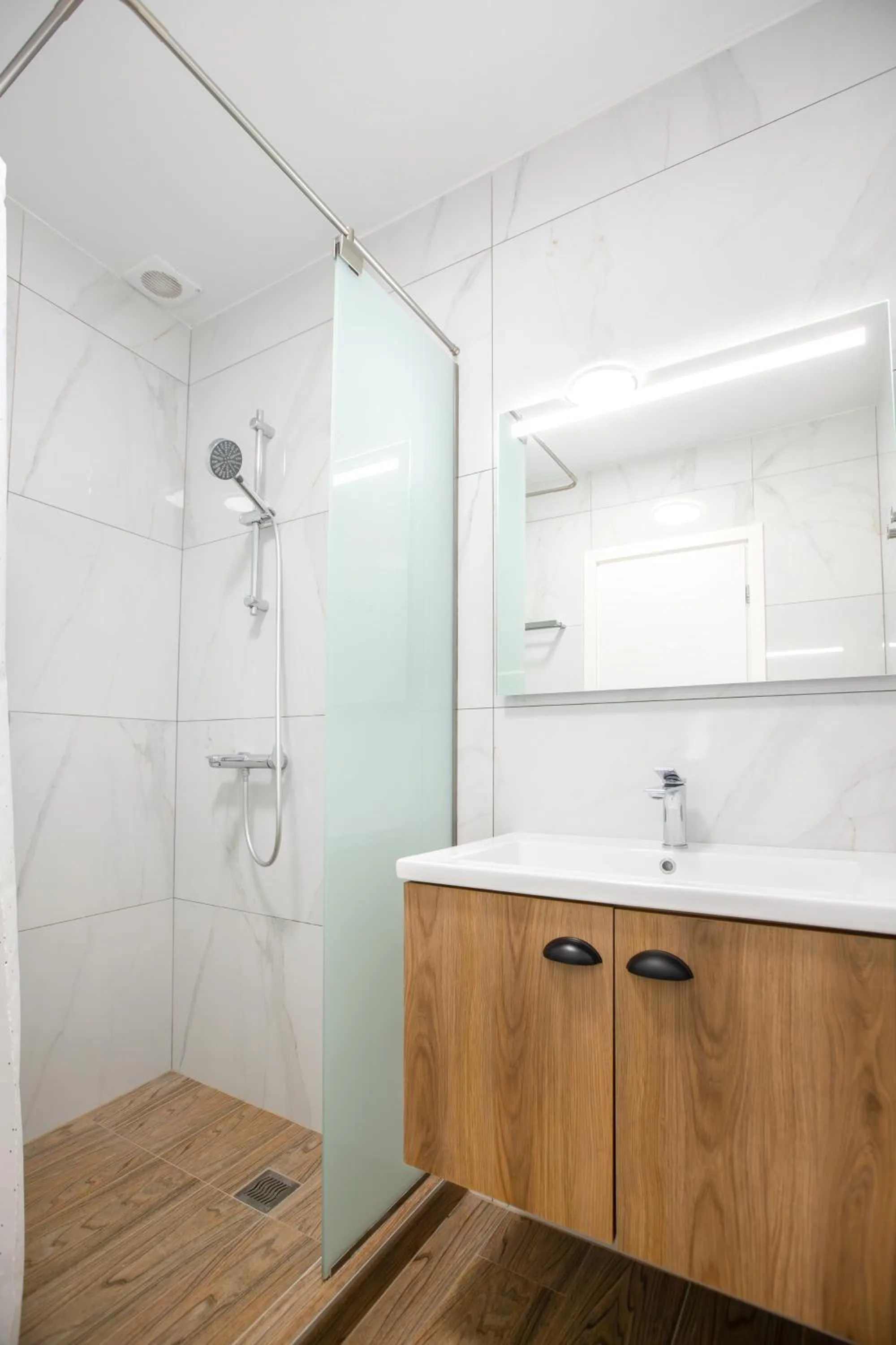 Bathroom in EllinFos Apartments