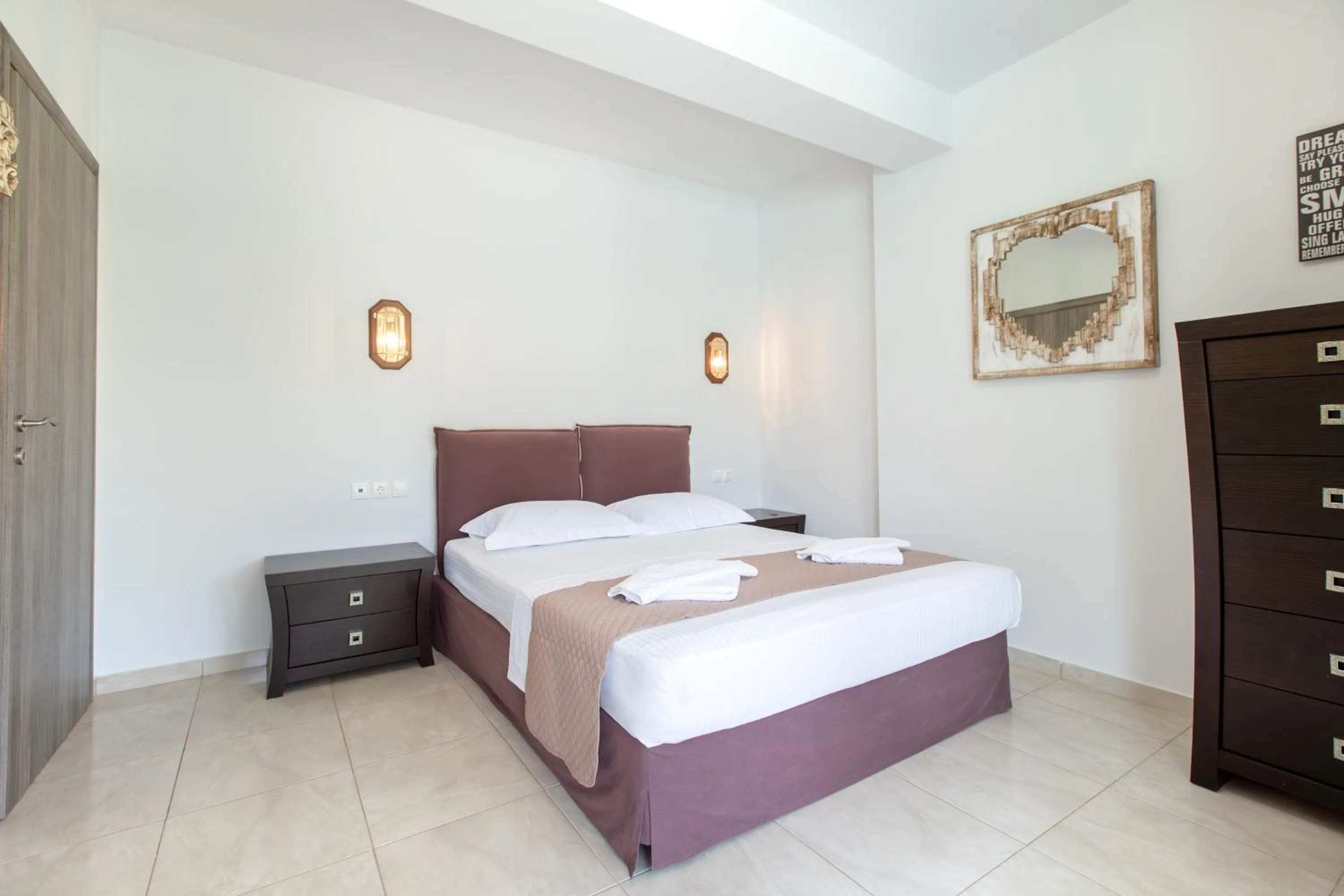 Bedroom, Bed in EllinFos Apartments