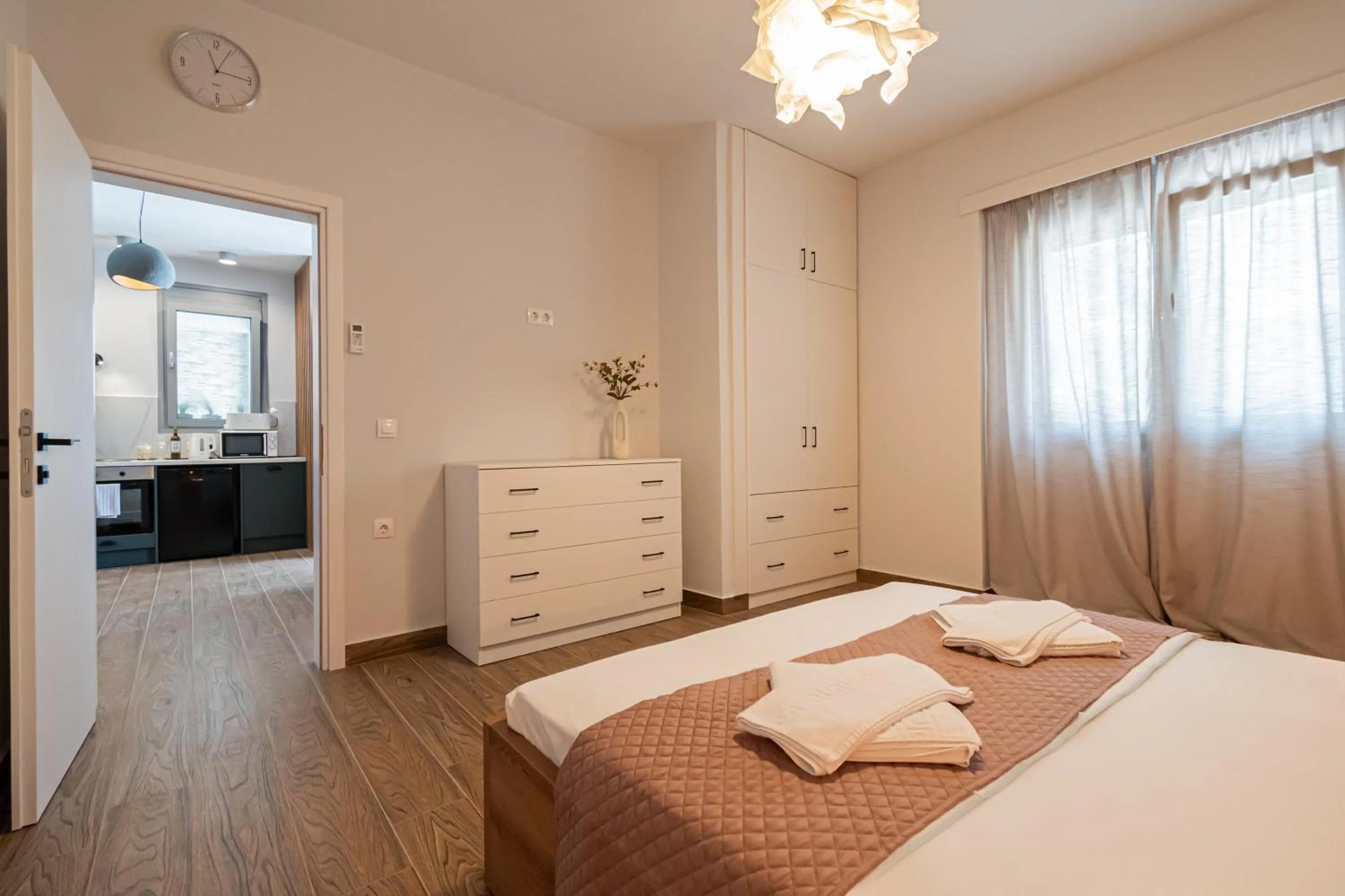 Bedroom, Bed in EllinFos Apartments