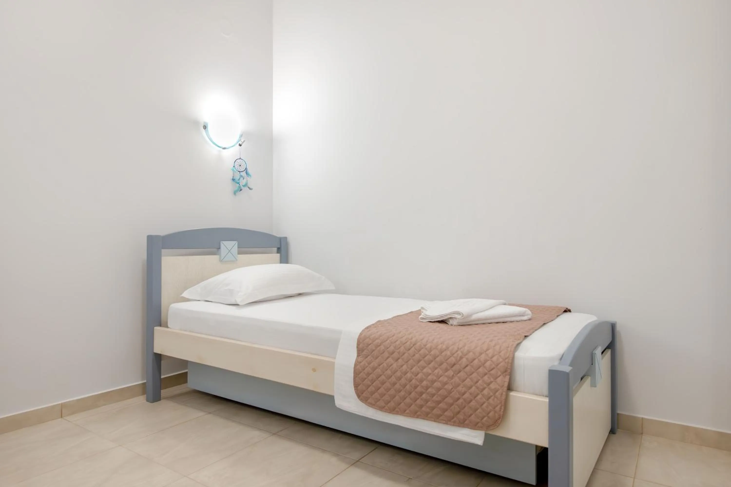Bedroom, Bed in EllinFos Apartments