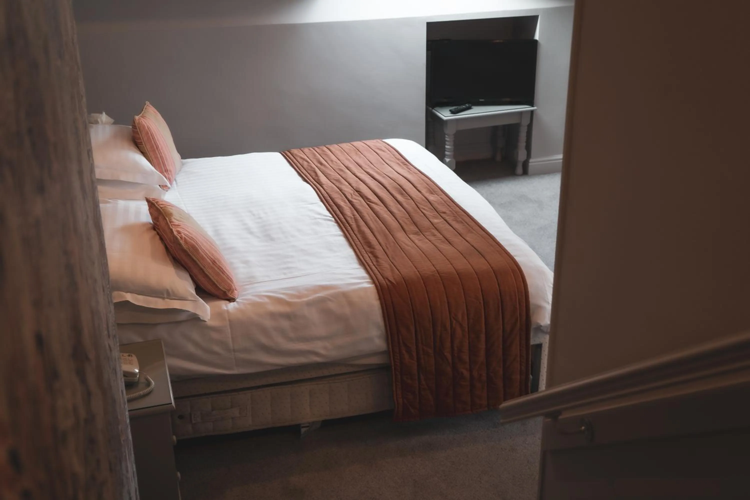 Bed in Briery Wood Hotel