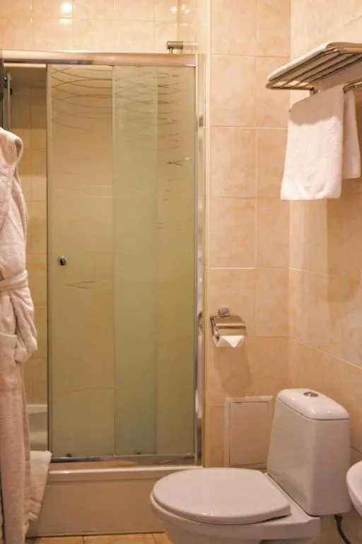 Shower in Gonchar Hotel