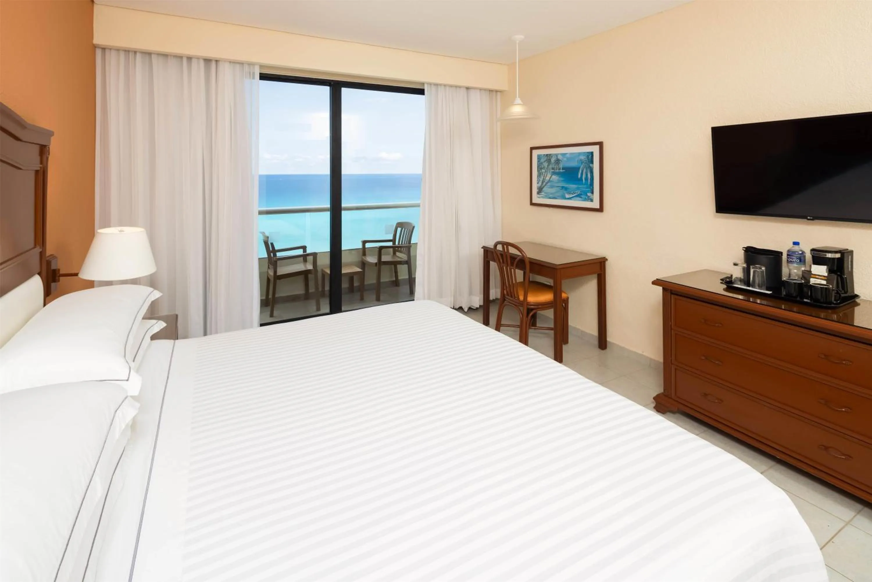 Bedroom, Bed in Occidental Tucancún - All Inclusive