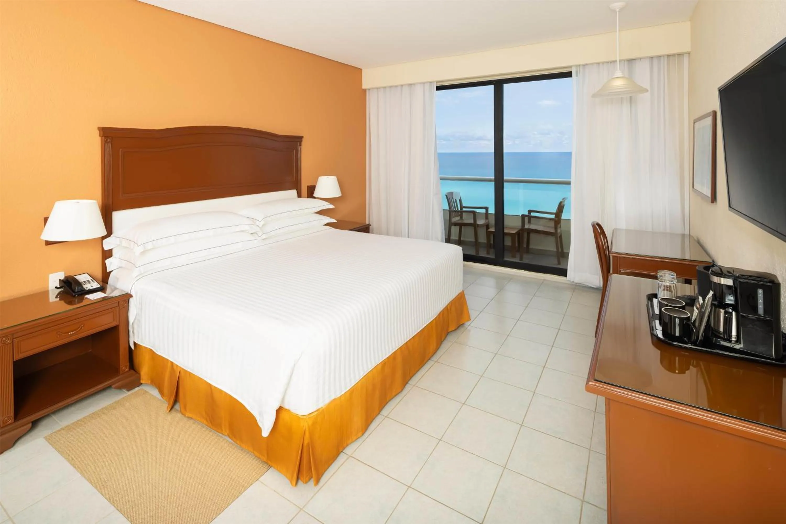 Bedroom, Bed in Occidental Tucancún - All Inclusive