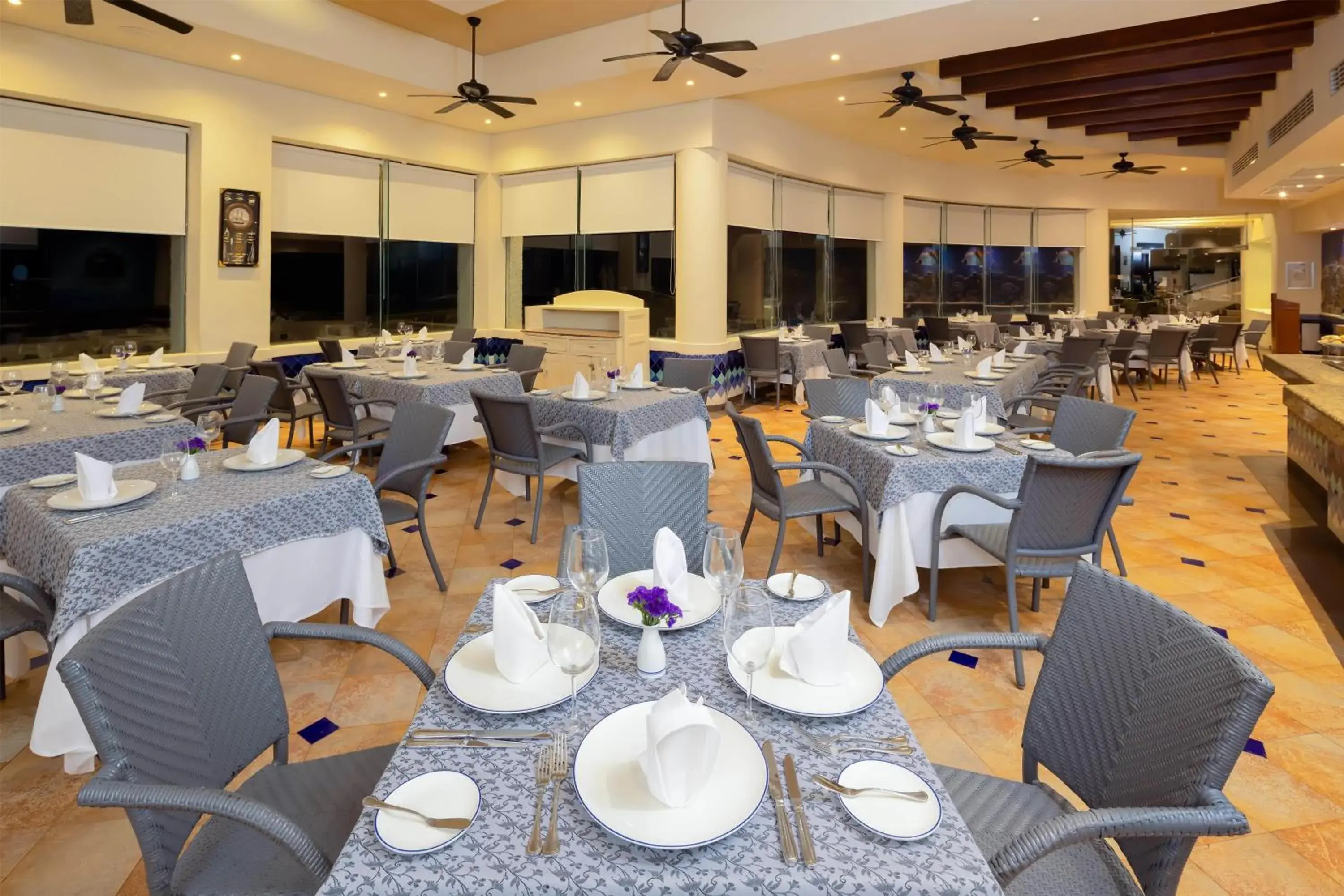 Restaurant/places to eat in Occidental Tucancún - All Inclusive Restaurant/places to eat in Occidental Tucancún - All Inclusive